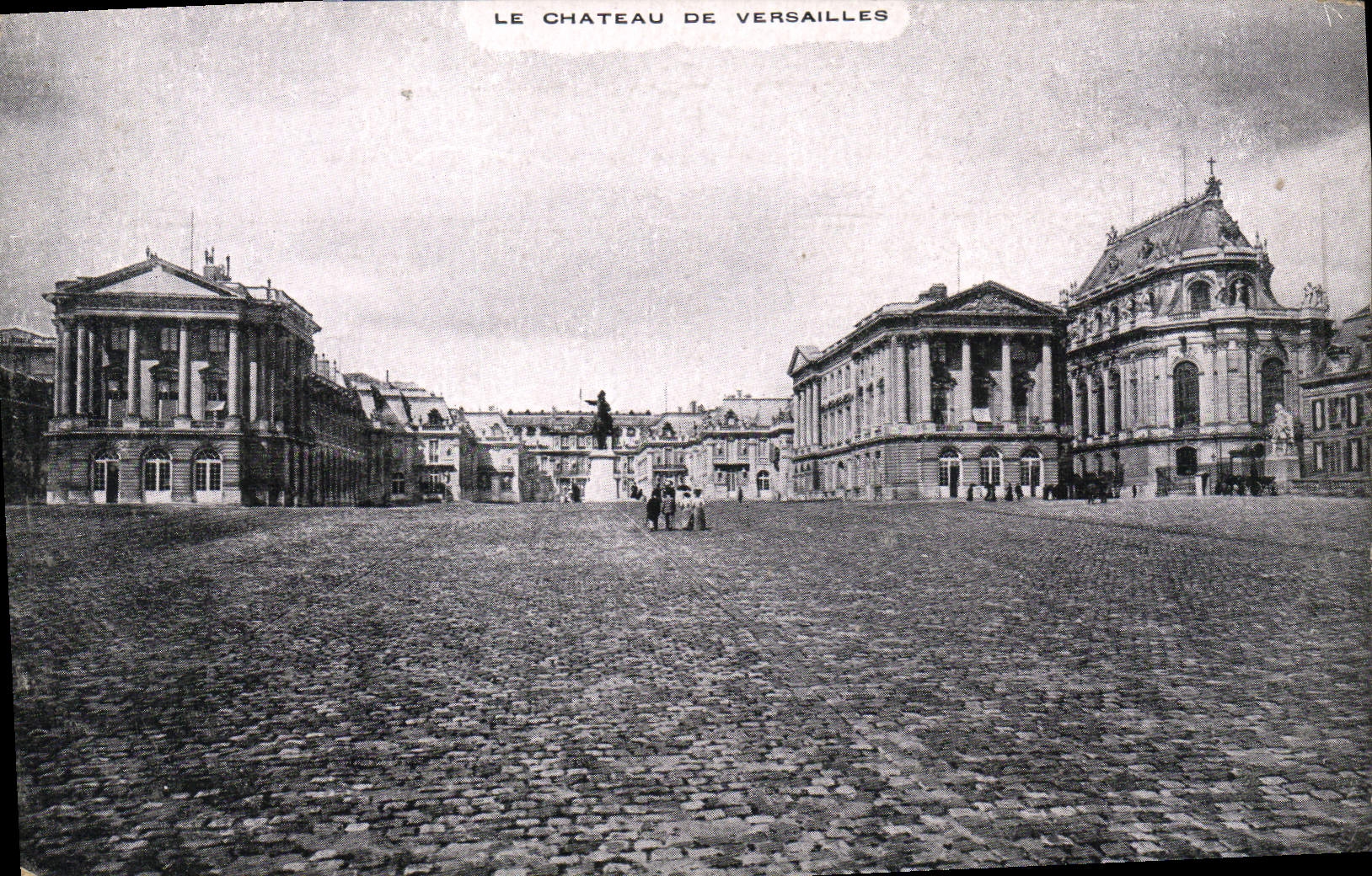 CPA Le Chateau De Versailles