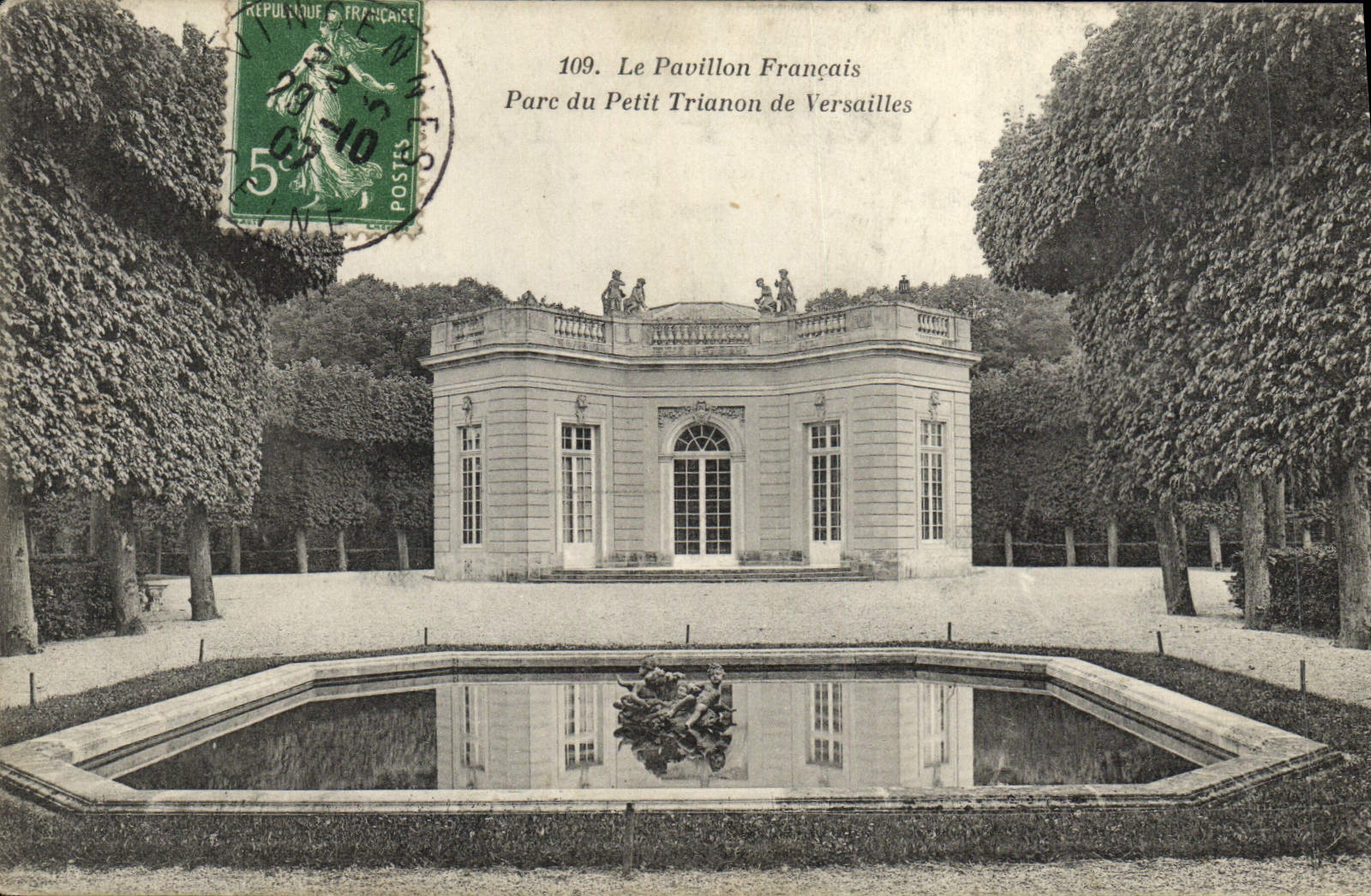 POSTAL de la VENDIMIA el parque francés de la casa de pequeño Trianon de Versalles