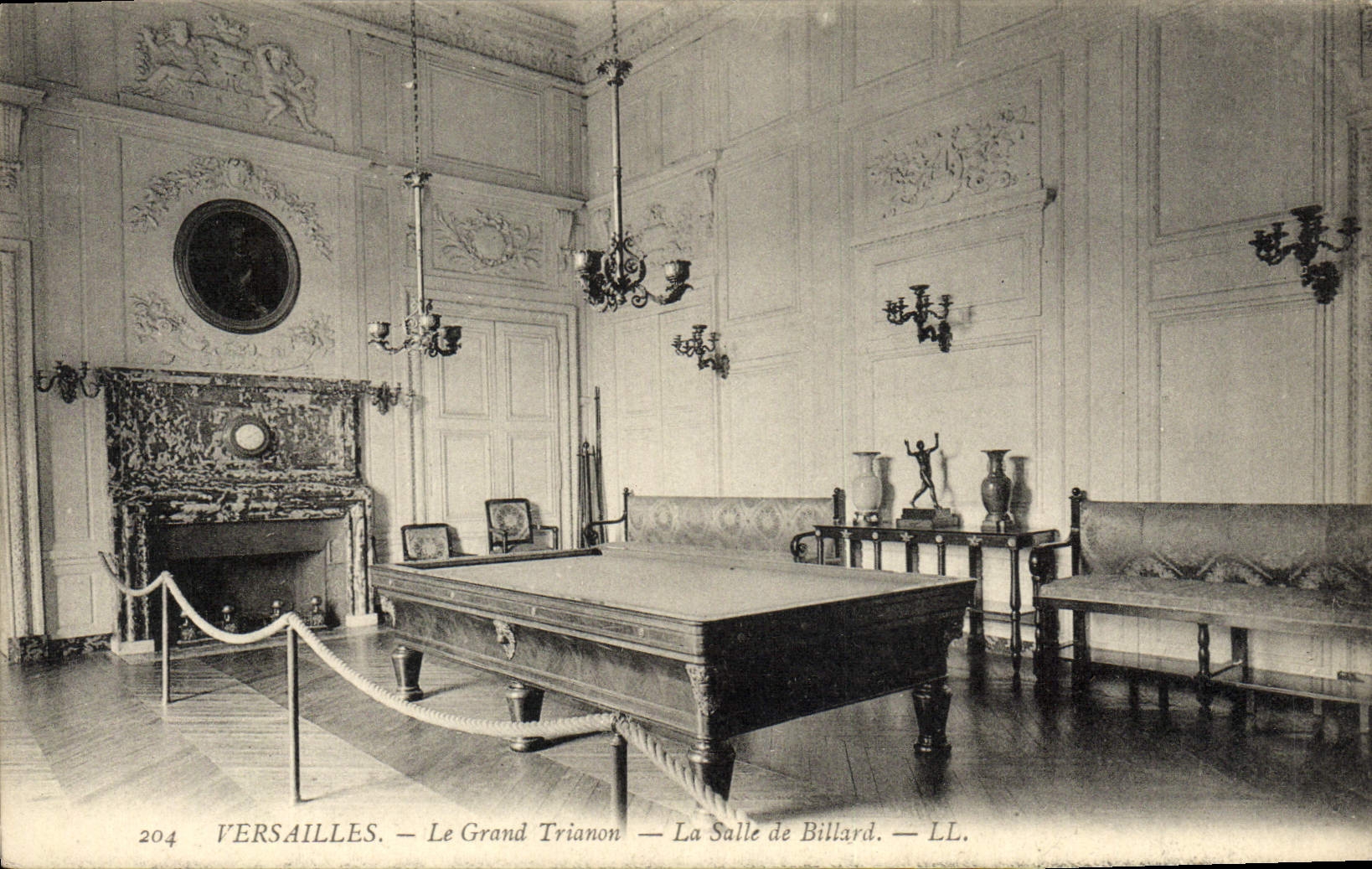 POSTAL Versalles Trianon grande de la VENDIMIA el cuarto de billares