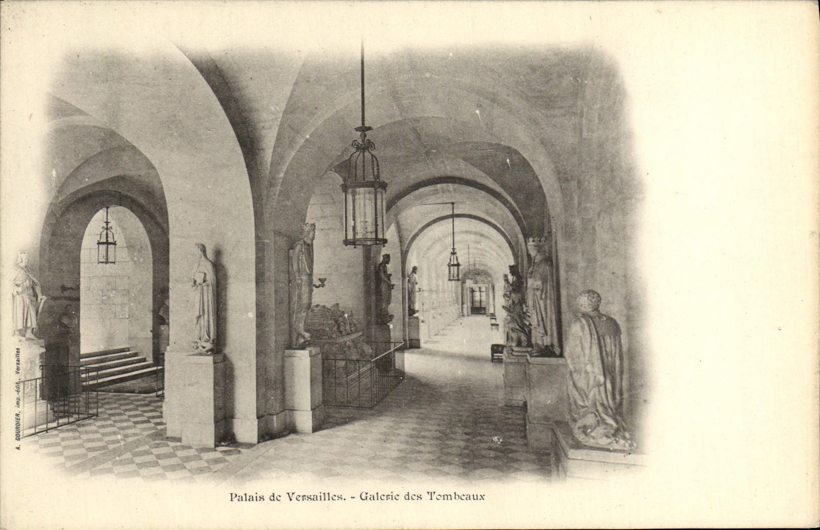 CPA Palais De Versailles Galesie Des Tombeaux