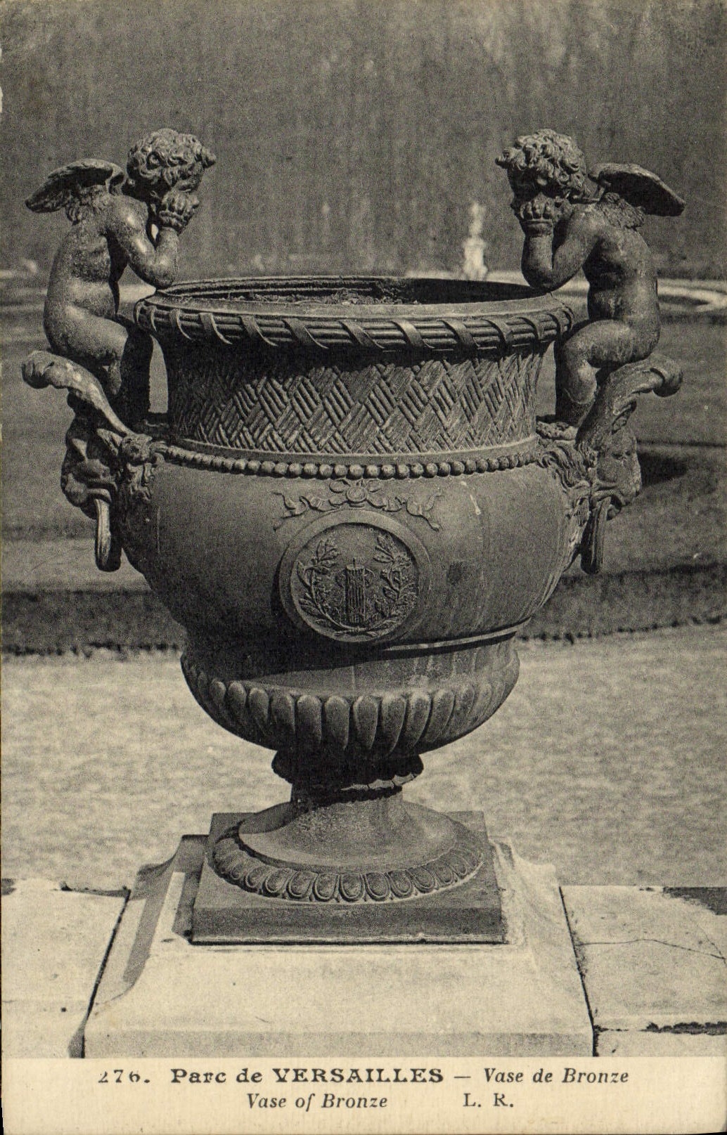 CPA Parc De Versailles Vase De Bronze