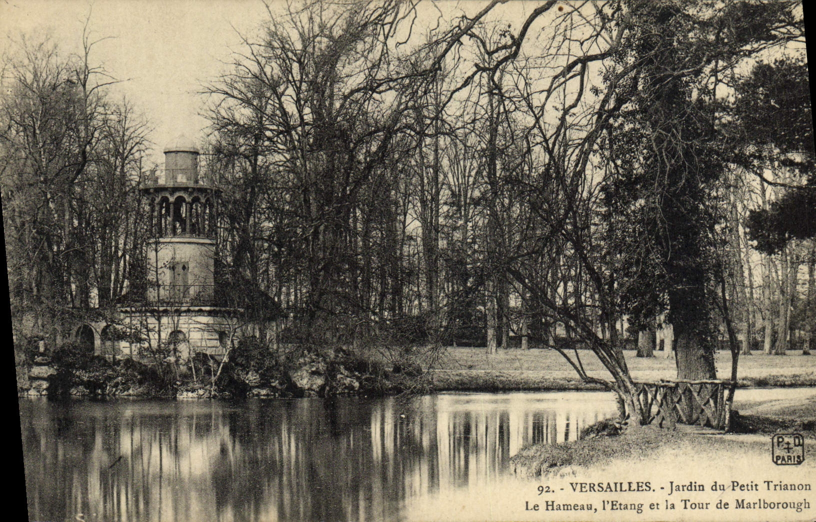 CPA Versailles Jardin Du Petit Trianon Le Hameau l'etang et la tour de Marlborough