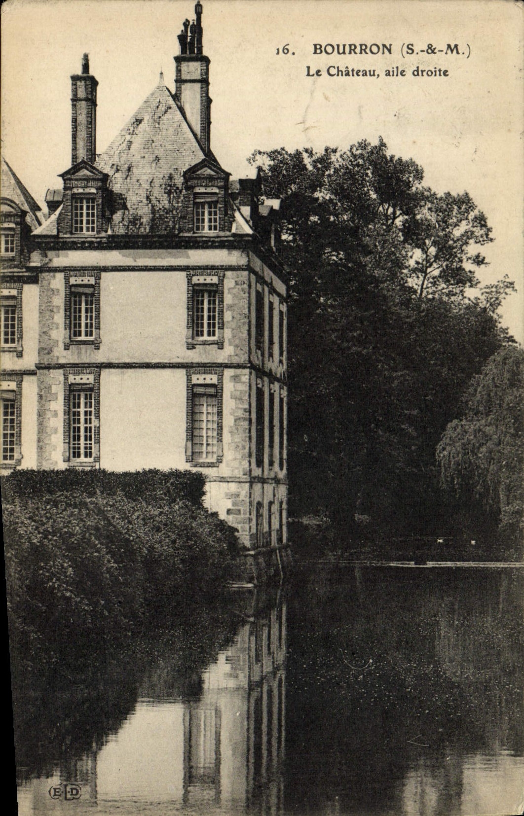 VINTAGE POSTCARD Bourron the Castle Right wing