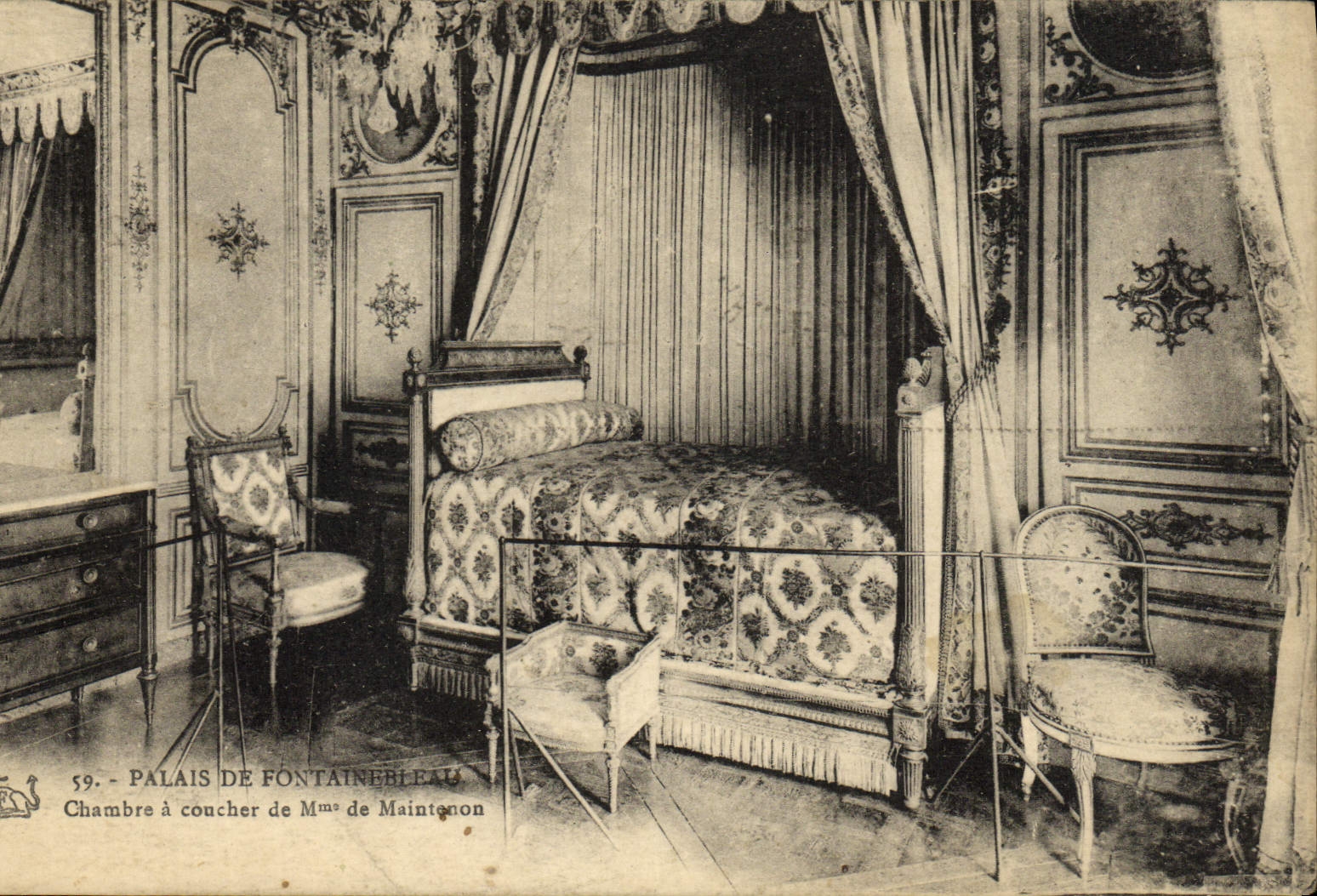 CPA Palais De Fontainebleau Chambre A Coucher de Mme de Maintenon