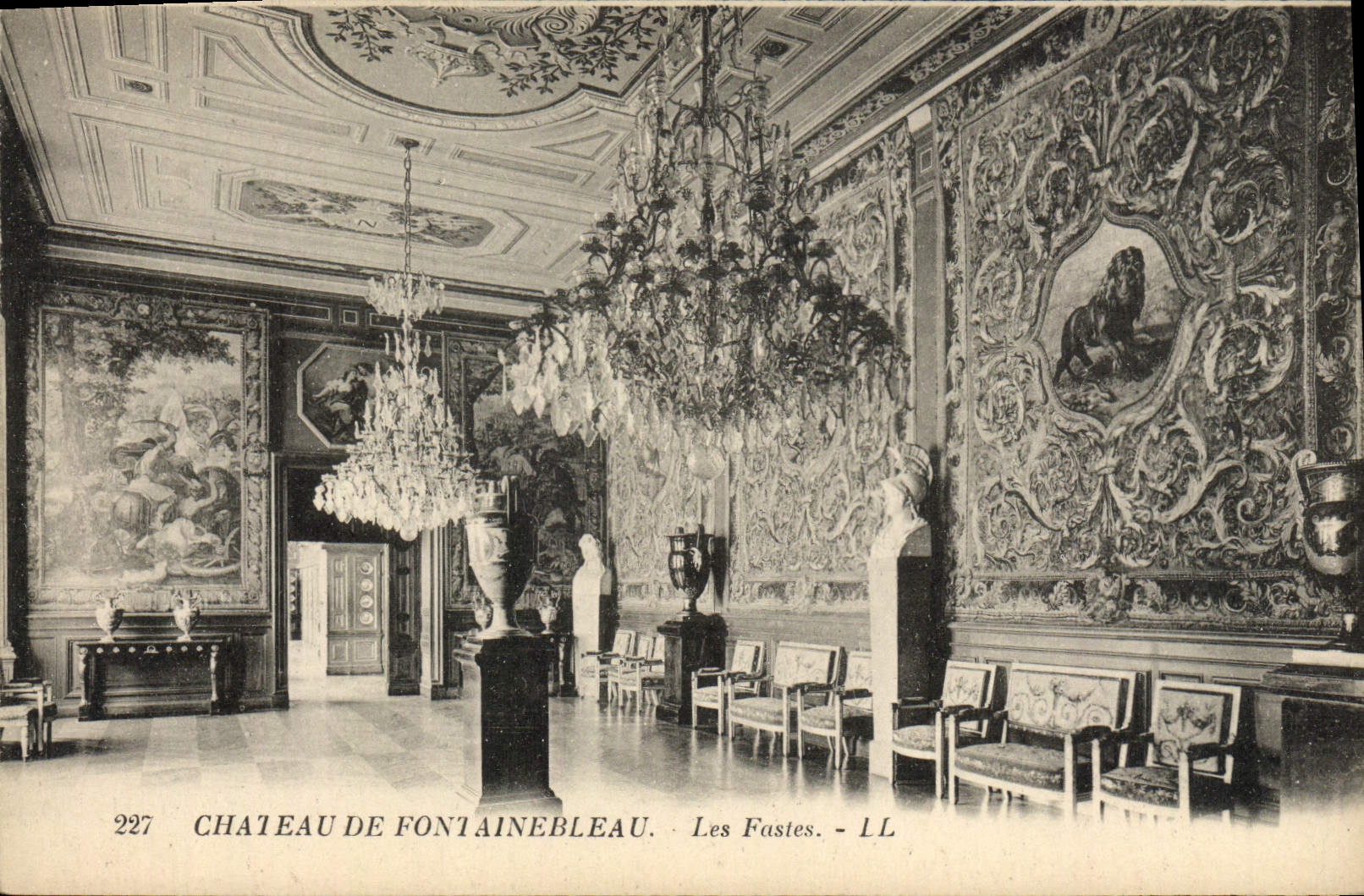 Castillo De Fontainebleau de la POSTAL de la VENDIMIA el león de los expedientes