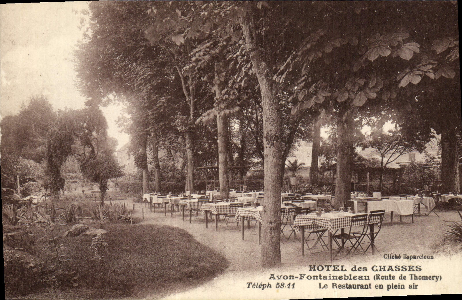 CPA Hotel Des Chasses Avon Fontainebleau Route de Thomery Le restaurant en plein air