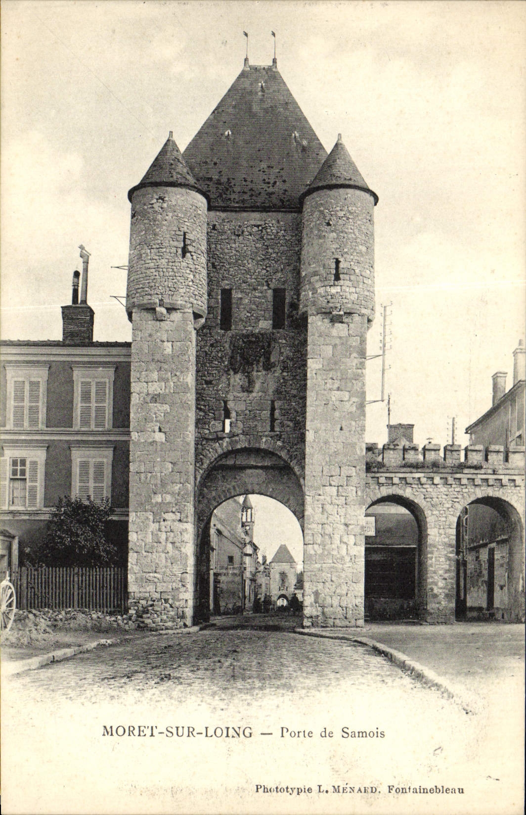 VINTAGE POSTCARD Moret On Loing Carries of Samois