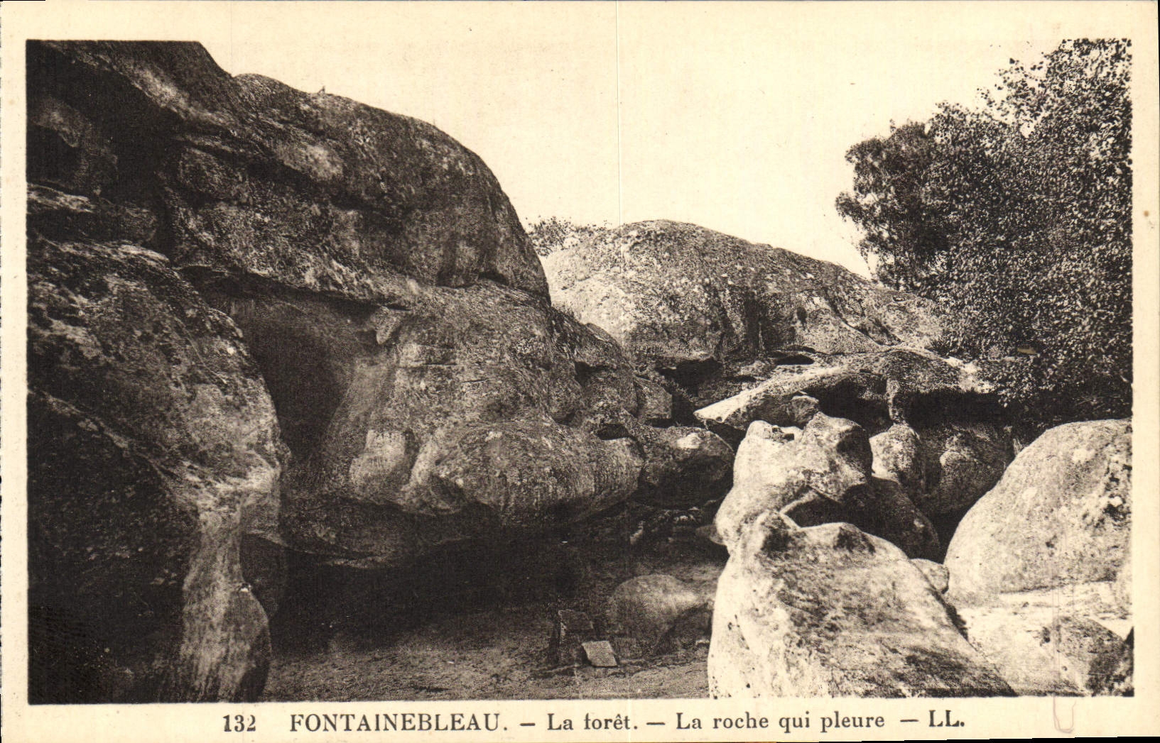 VINTAGE POSTCARD Fontainebleau the Drill the Rock which cries
