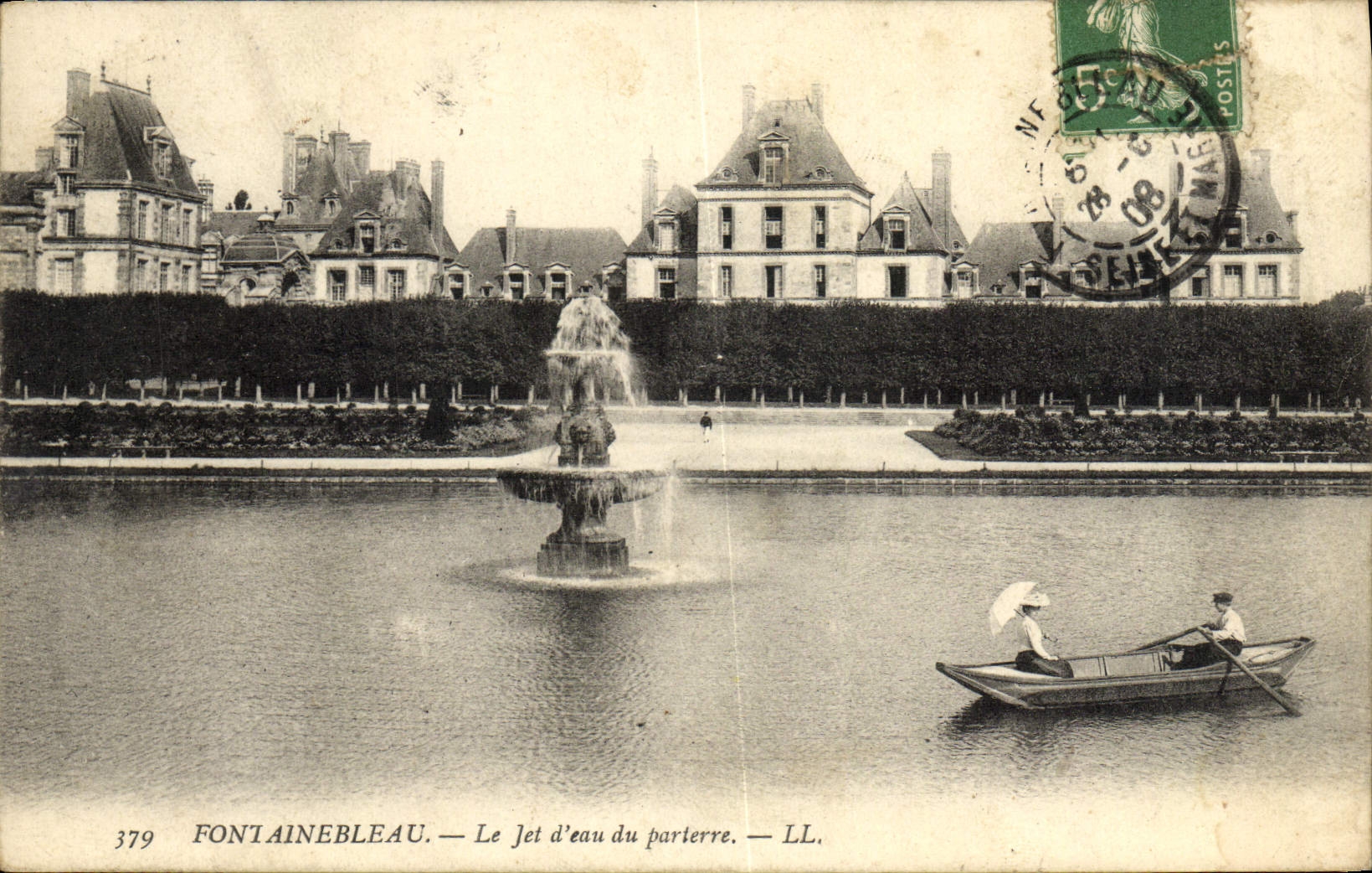 VINTAGE POSTCARD Fontainebleau the Water Jet Of the Floor