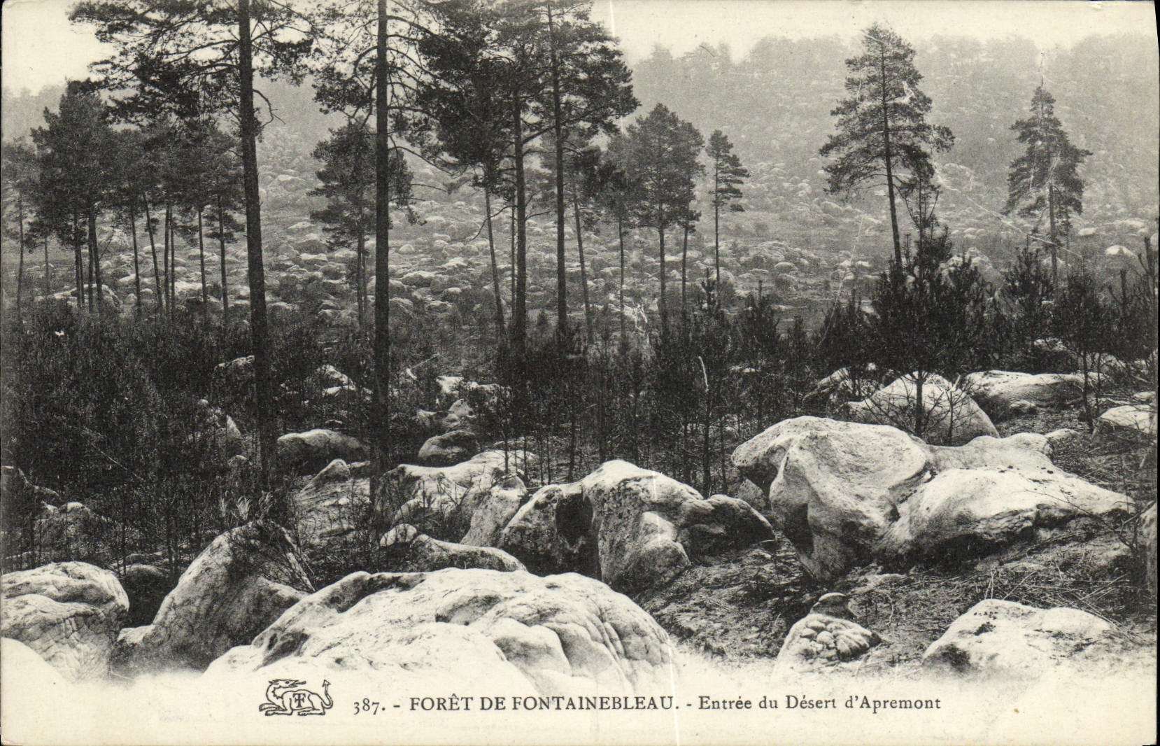 CPA Foret De Fontainebleau Entree Du Desert d'Apremont