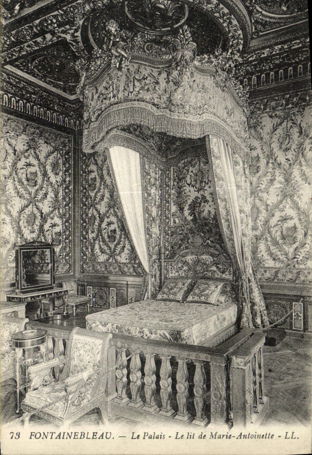 CPA Fontainebleau Le Palais Le Lit De Marie Antoinette