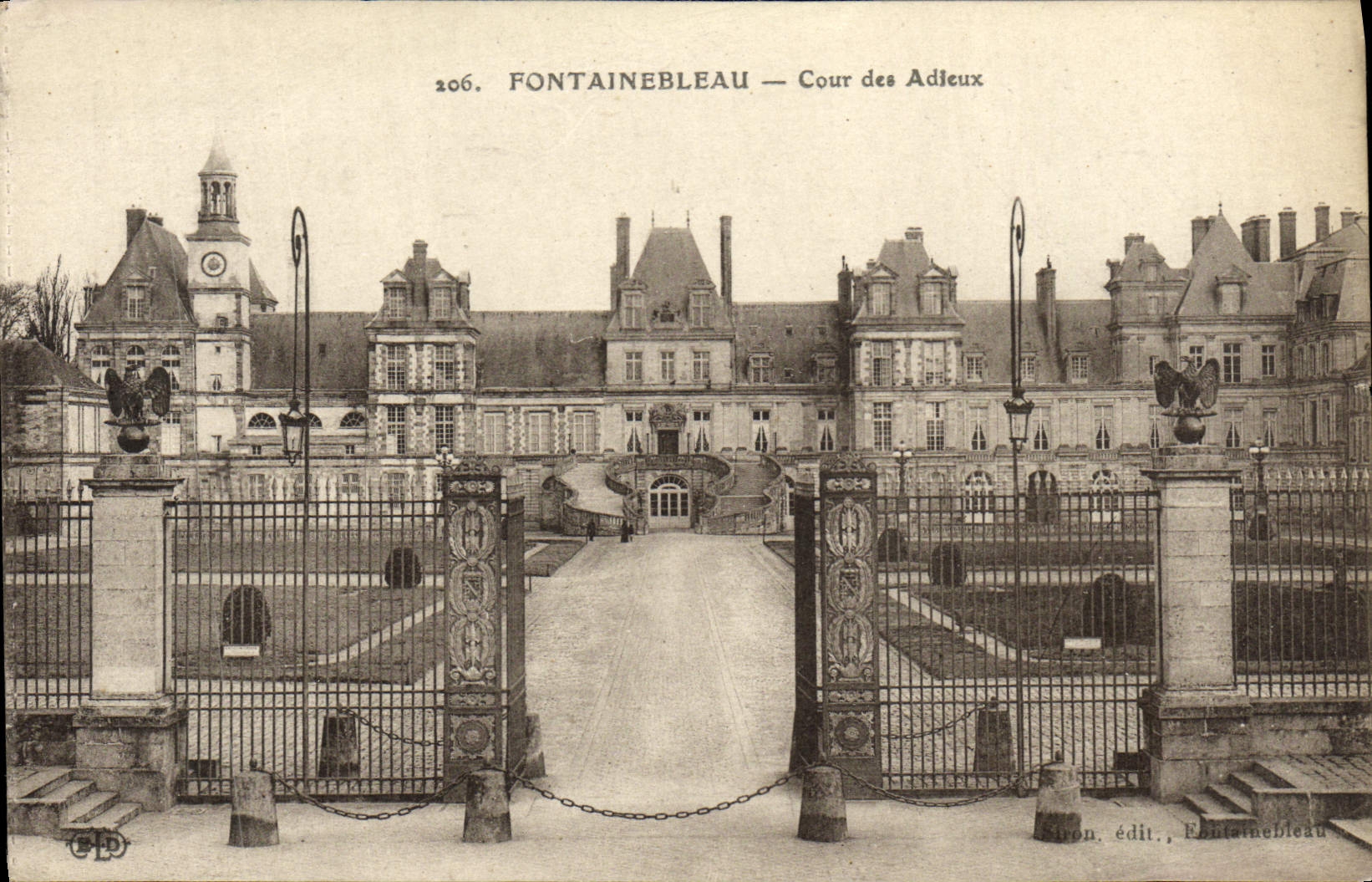 VINTAGE POSTCARD Fontainebleau Court Of the Good-byes