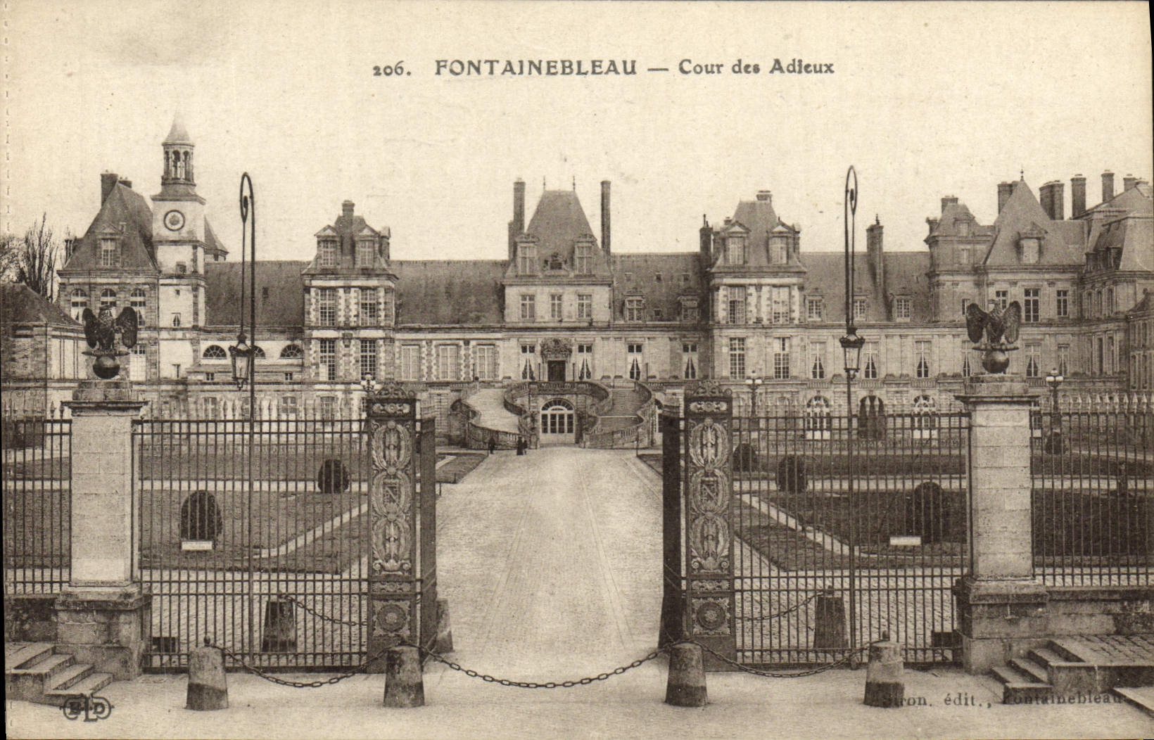 CPA Fontainebleau Cour Des Adieux