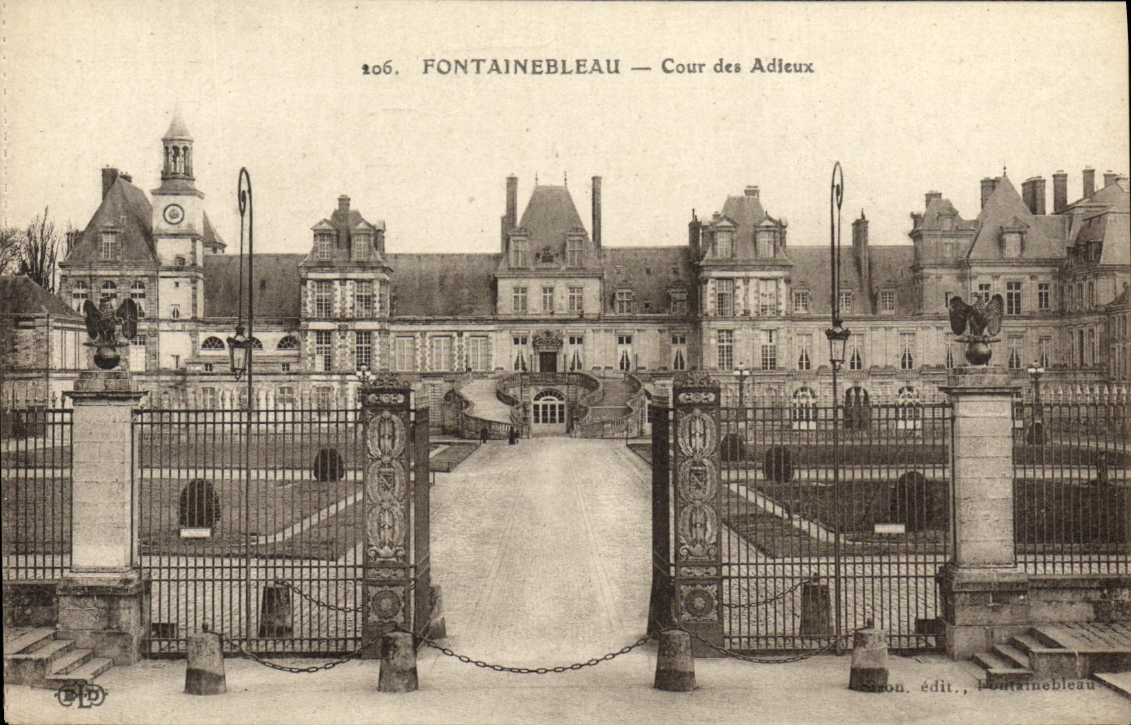 CPA Fontainebleau Cour Des Adieux