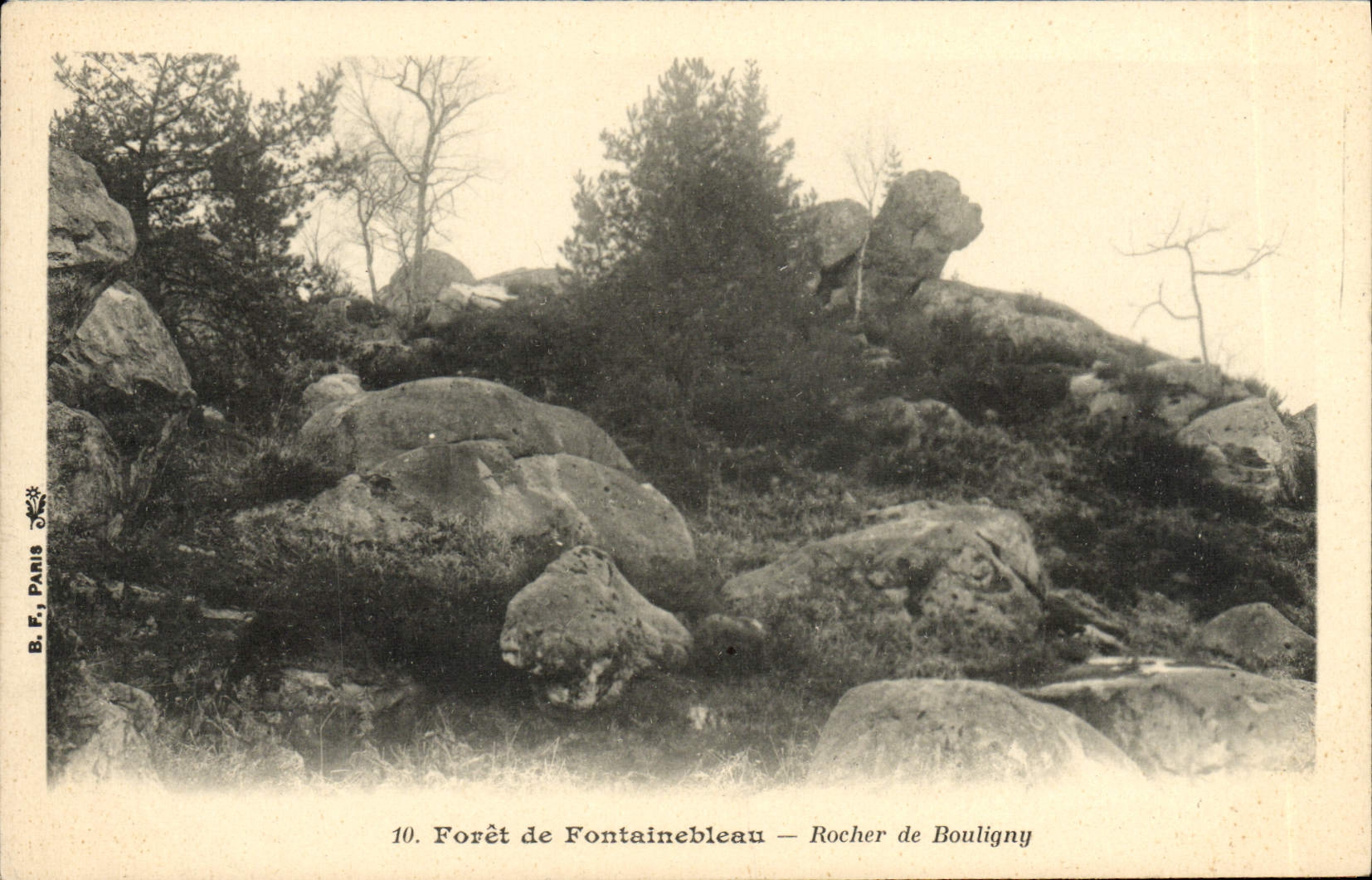 VINTAGE POSTCARD Palate De Fontainebleau Rock De Bouligny