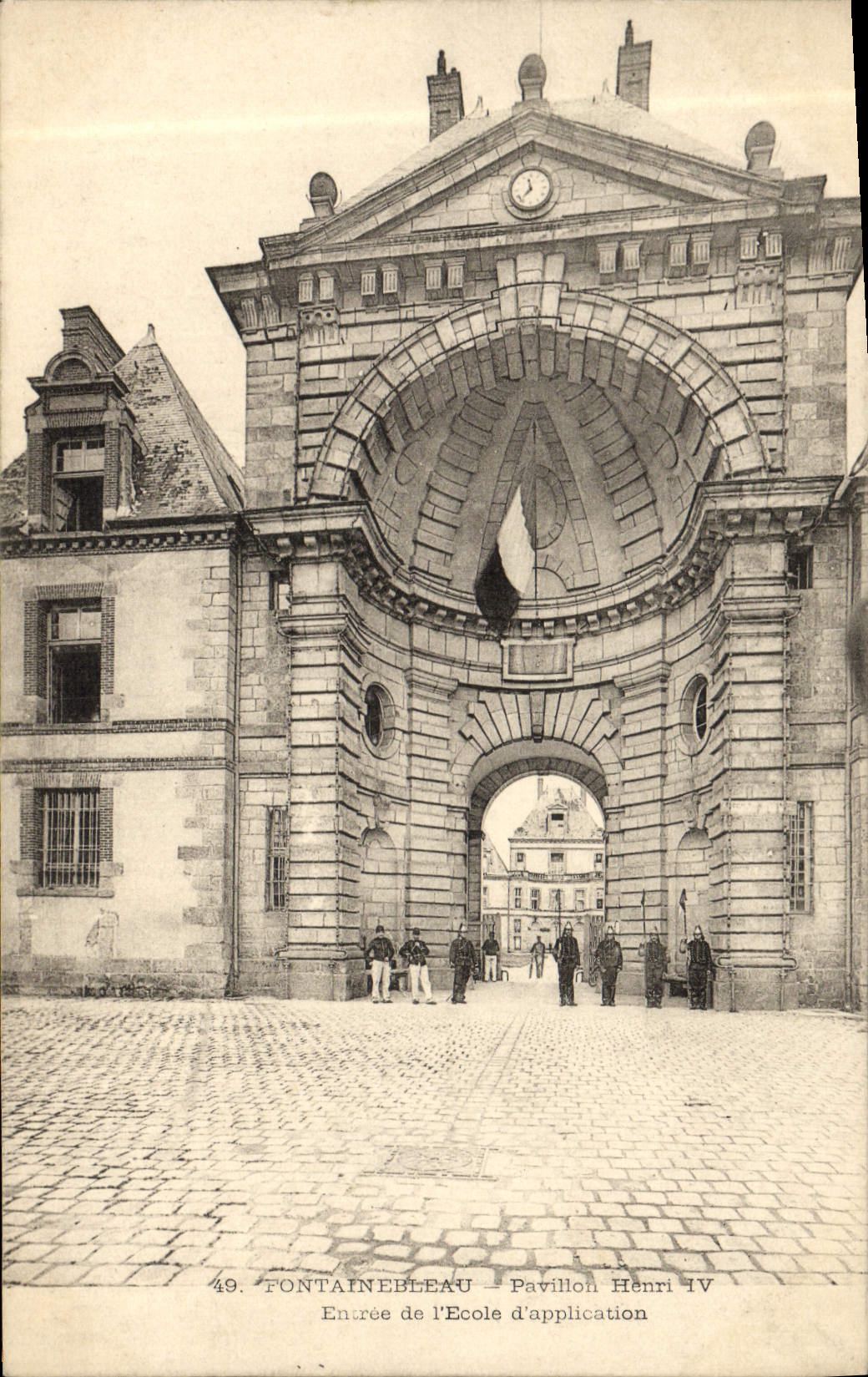CPA Fontainebleau Pavillon Henri Entree De l'Ecole D'Application
