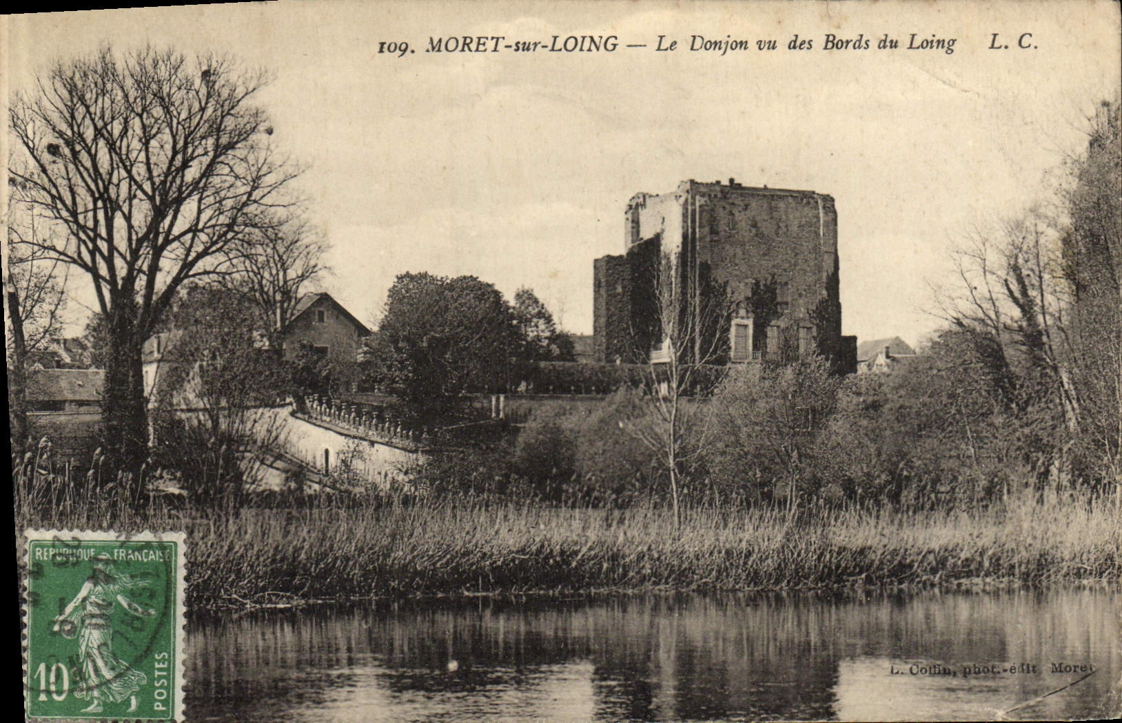 CPA Moret Sur Loing Le Donjon Vu Des Bords Du Loing