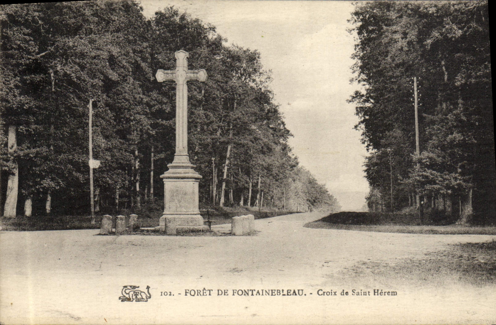 CPA Foret De Fontainebleau Croix De Saint Herem