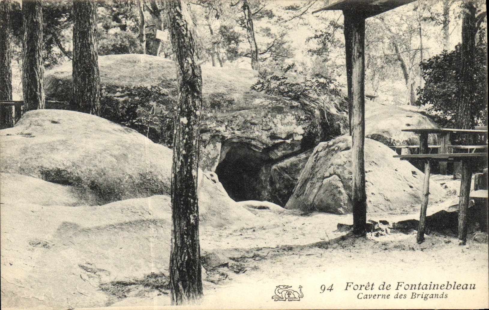 CPA Foret De Fontainebleau Caverne Des Brigands