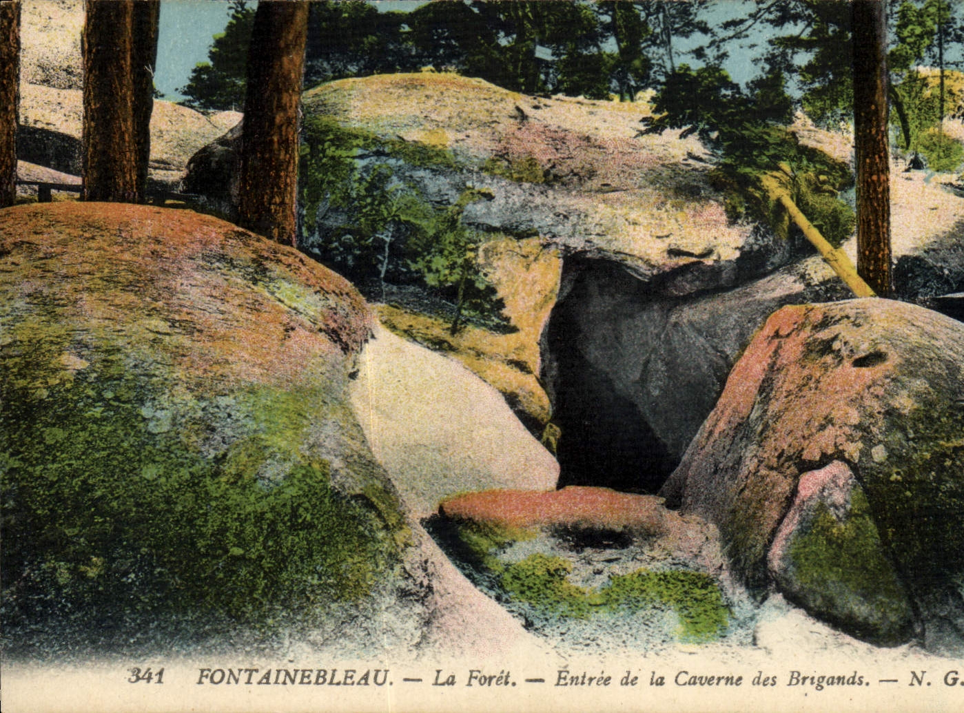 VINTAGE POSTCARD Fontainebleau the Drill Entered Of the Cave Of the Brigands