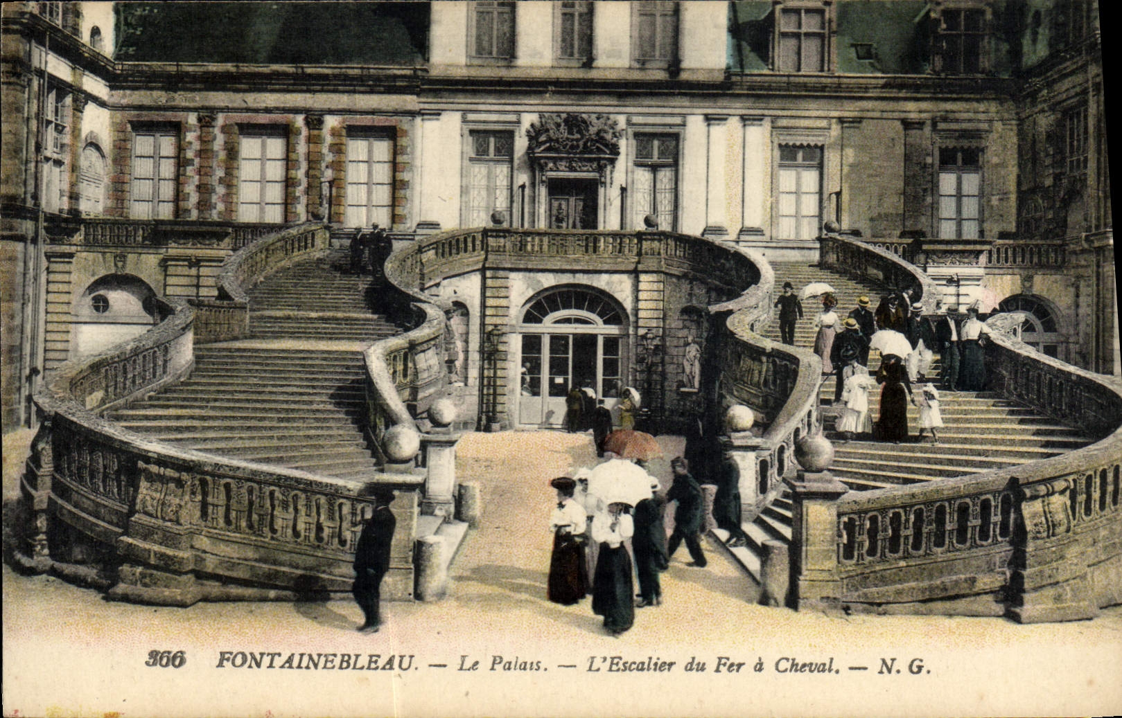 CPA Fontainebleau Le Palais L'Escalier Du Fer A Cheval