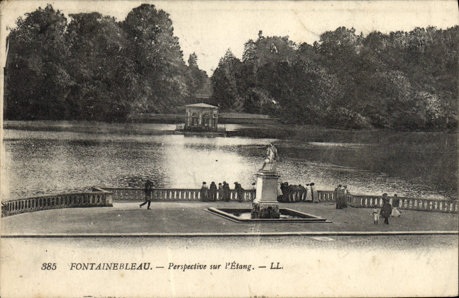 CPA Fontainebleau Perspective Sur l'Etang