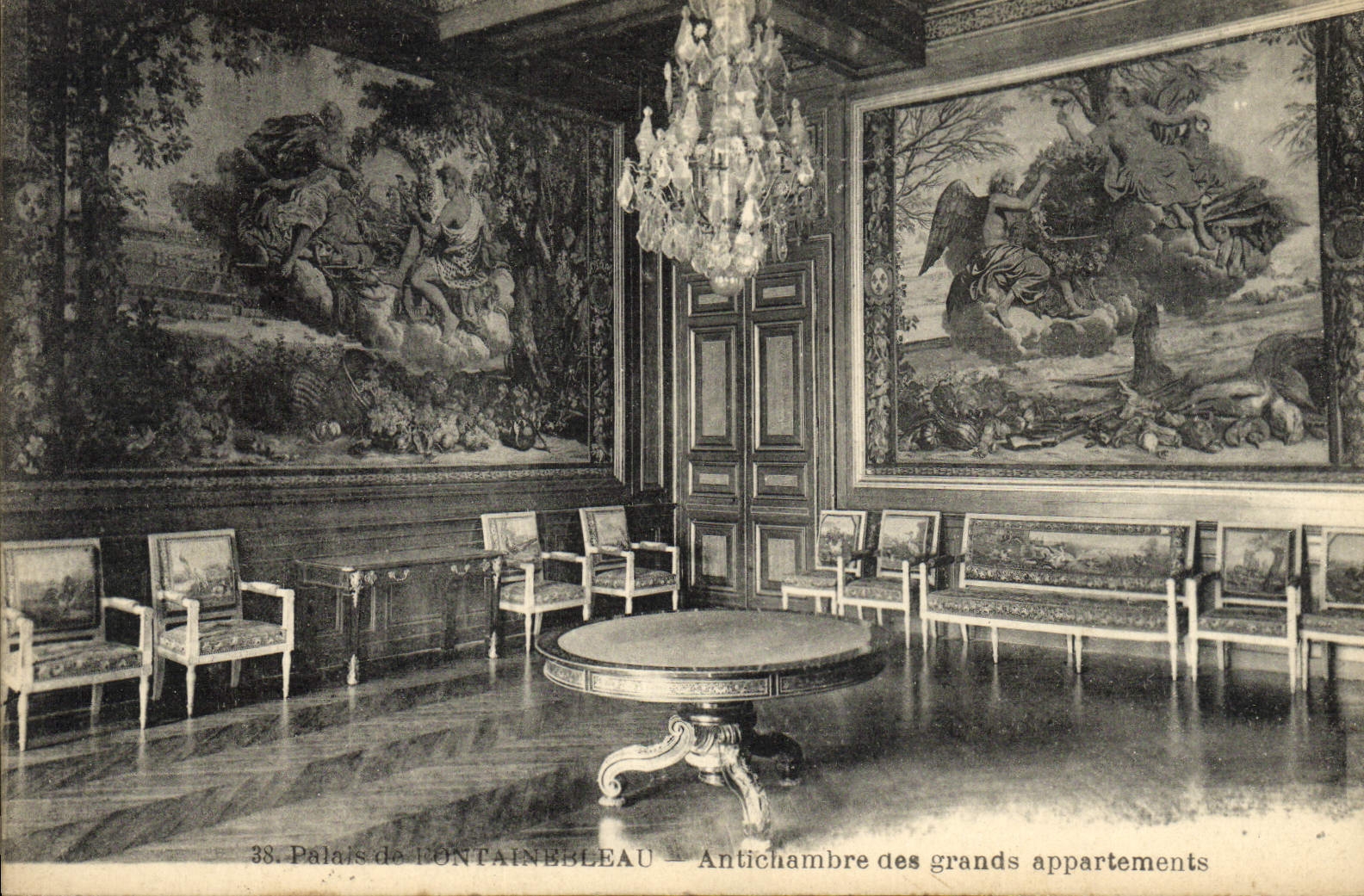 VINTAGE POSTCARD Palate De Fontainebleau Anteroom Of the Large Apartments