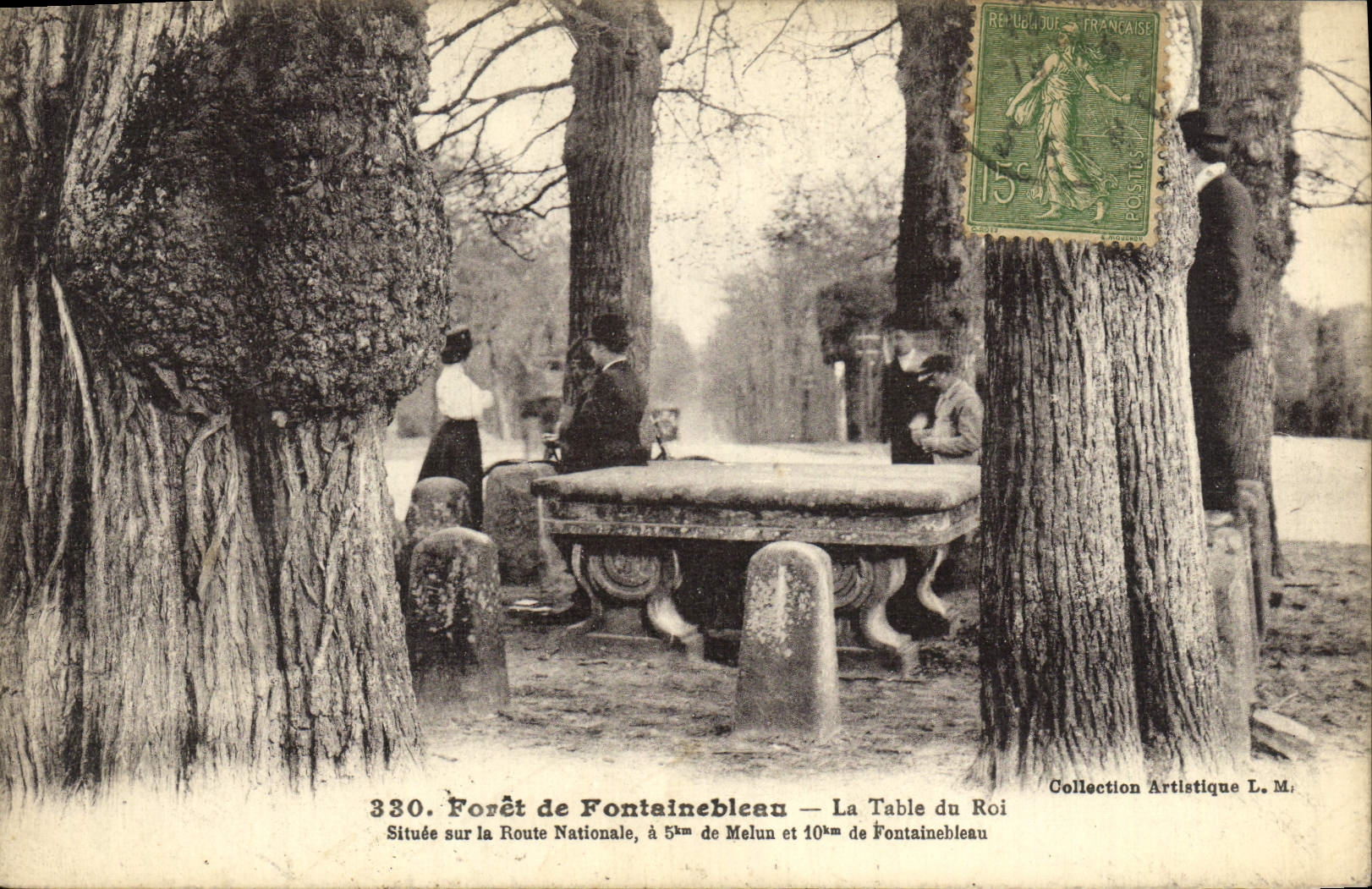 CPA Foret De Fontainebleau La Table Du Roi situee sur la route antionale 