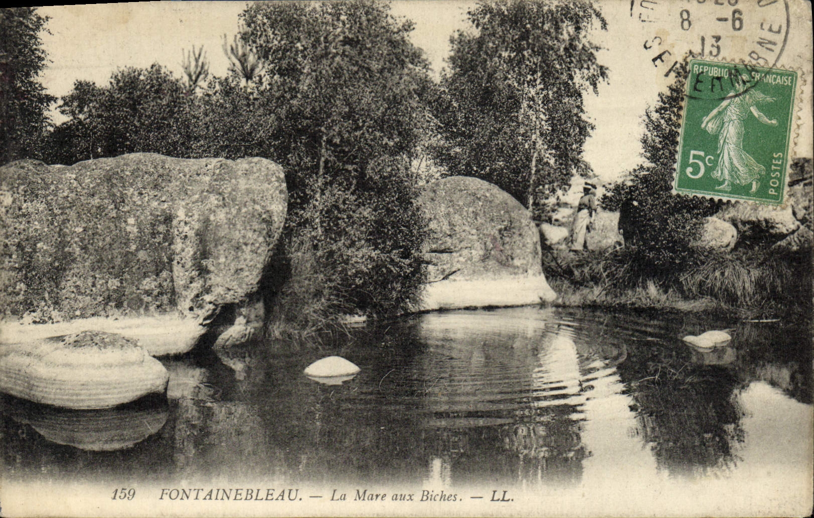 VINTAGE POSTCARD Fontainebleau the Pond With the Hinds