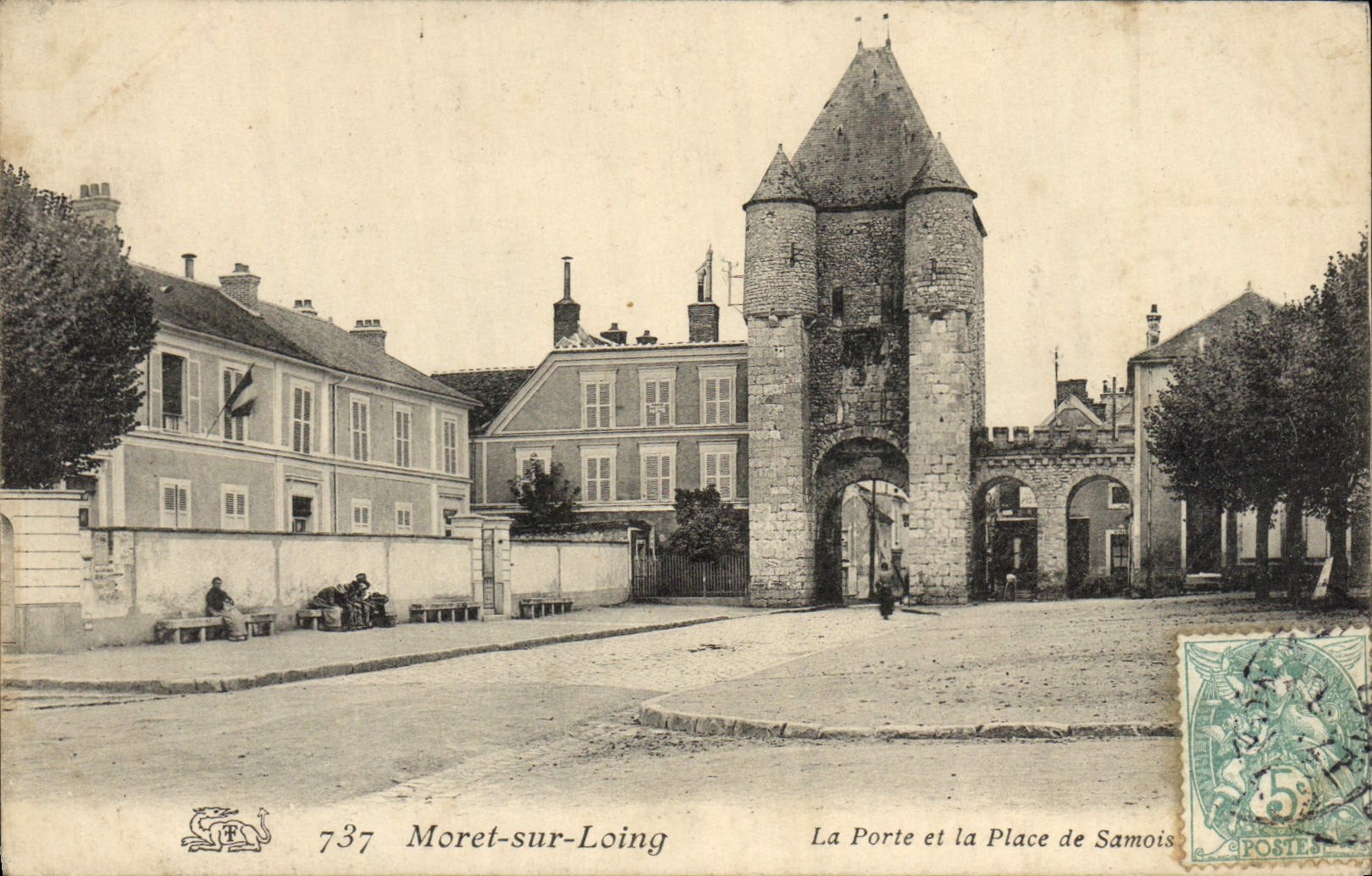 VINTAGE POSTCARD Moret On Loing the Gate And the Place De Samois