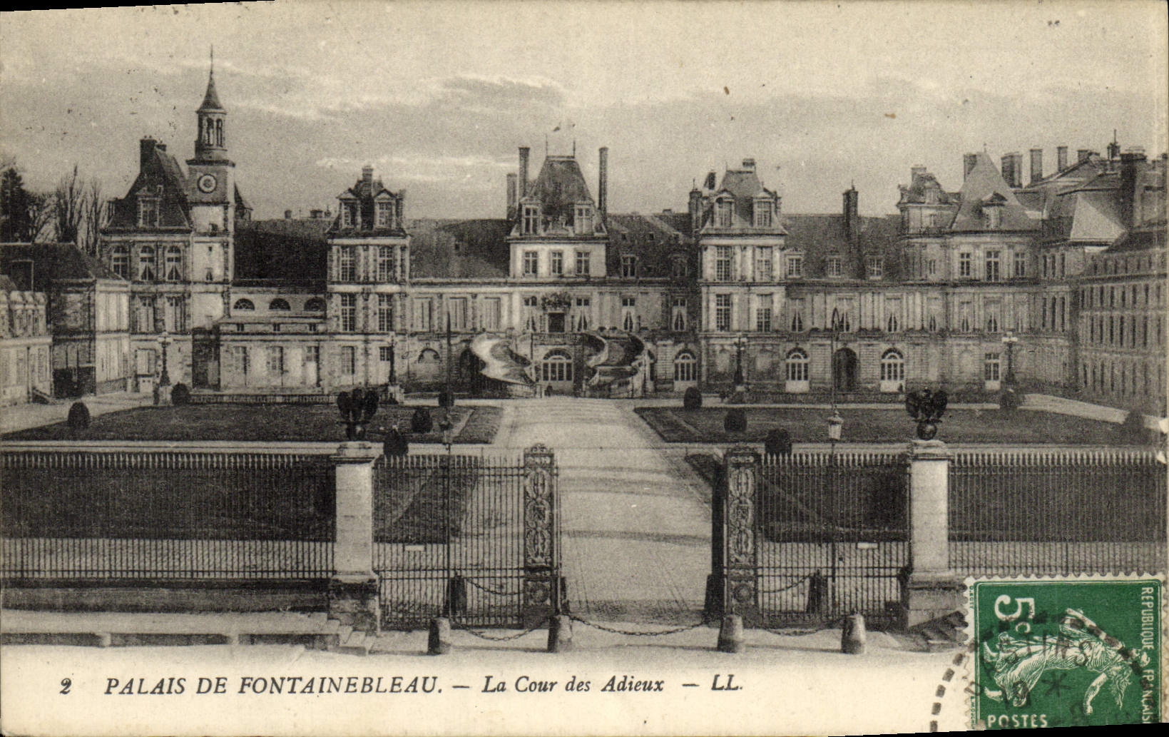 CPA Palais De Fontainebleau La Cour Des Adieux