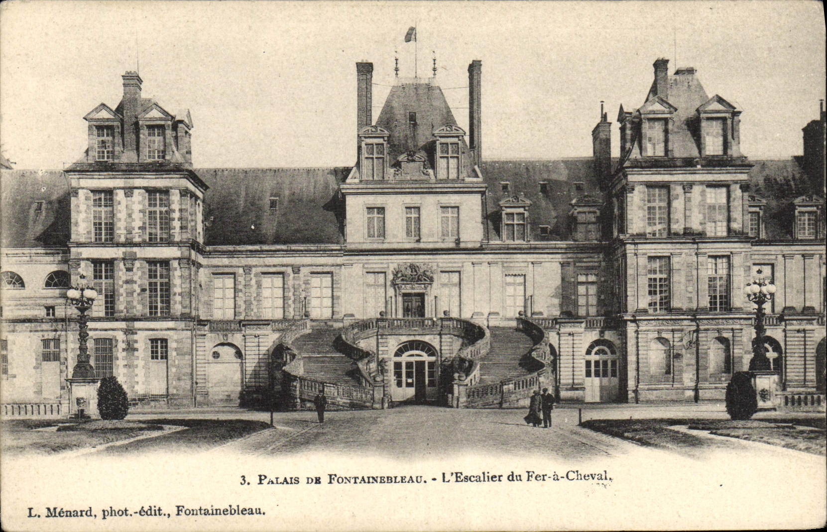 CPA Palais De Fontainebleau L'Escalier Du Fer A Cheval
