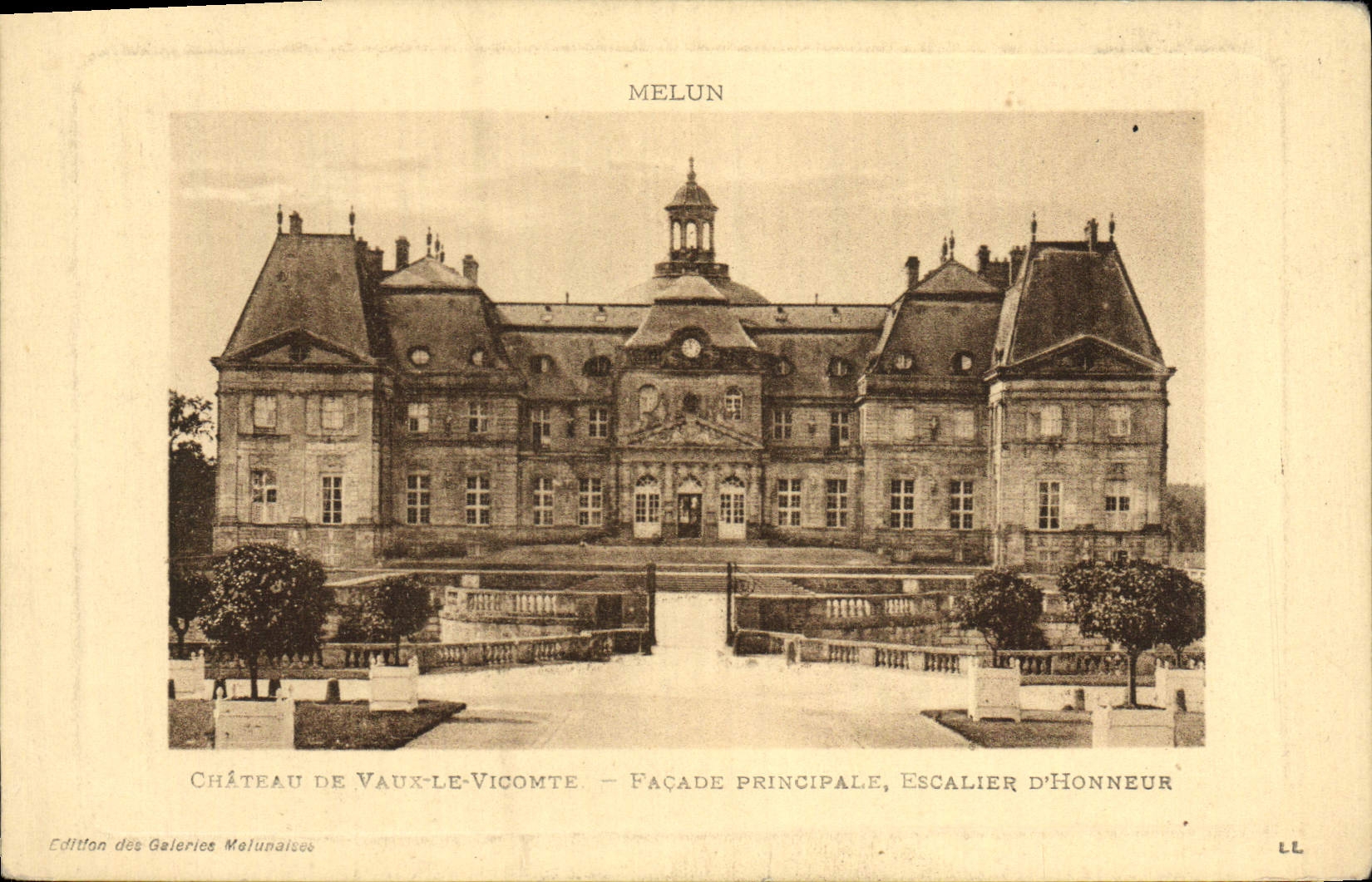 VINTAGE POSTCARD Melun Castle Of Be worth the Viscount Principal Frontage Main staircase