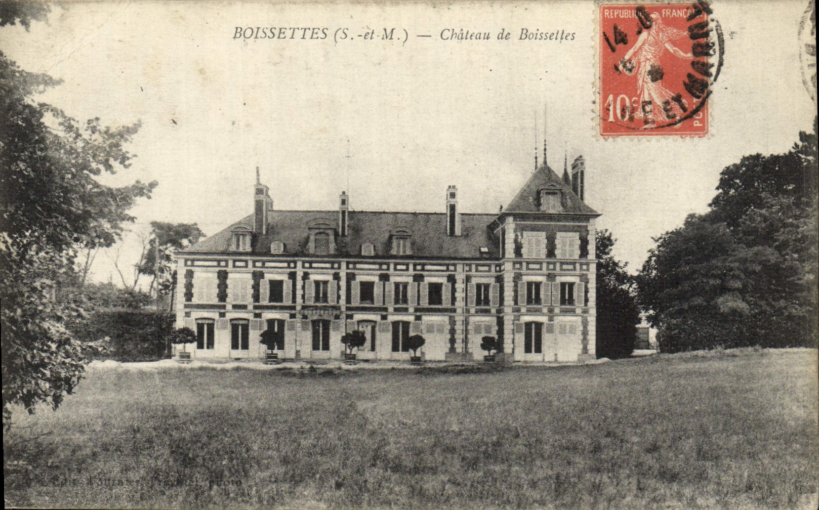 VINTAGE POSTCARD Boissettes Castle of Boissettes