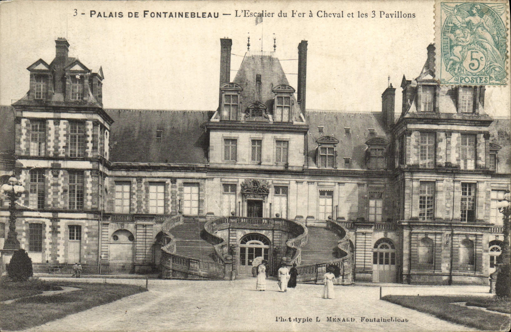 CPA Palais de Fontainebleau L'Escalier du Fer Cheval et les 3 pavillons