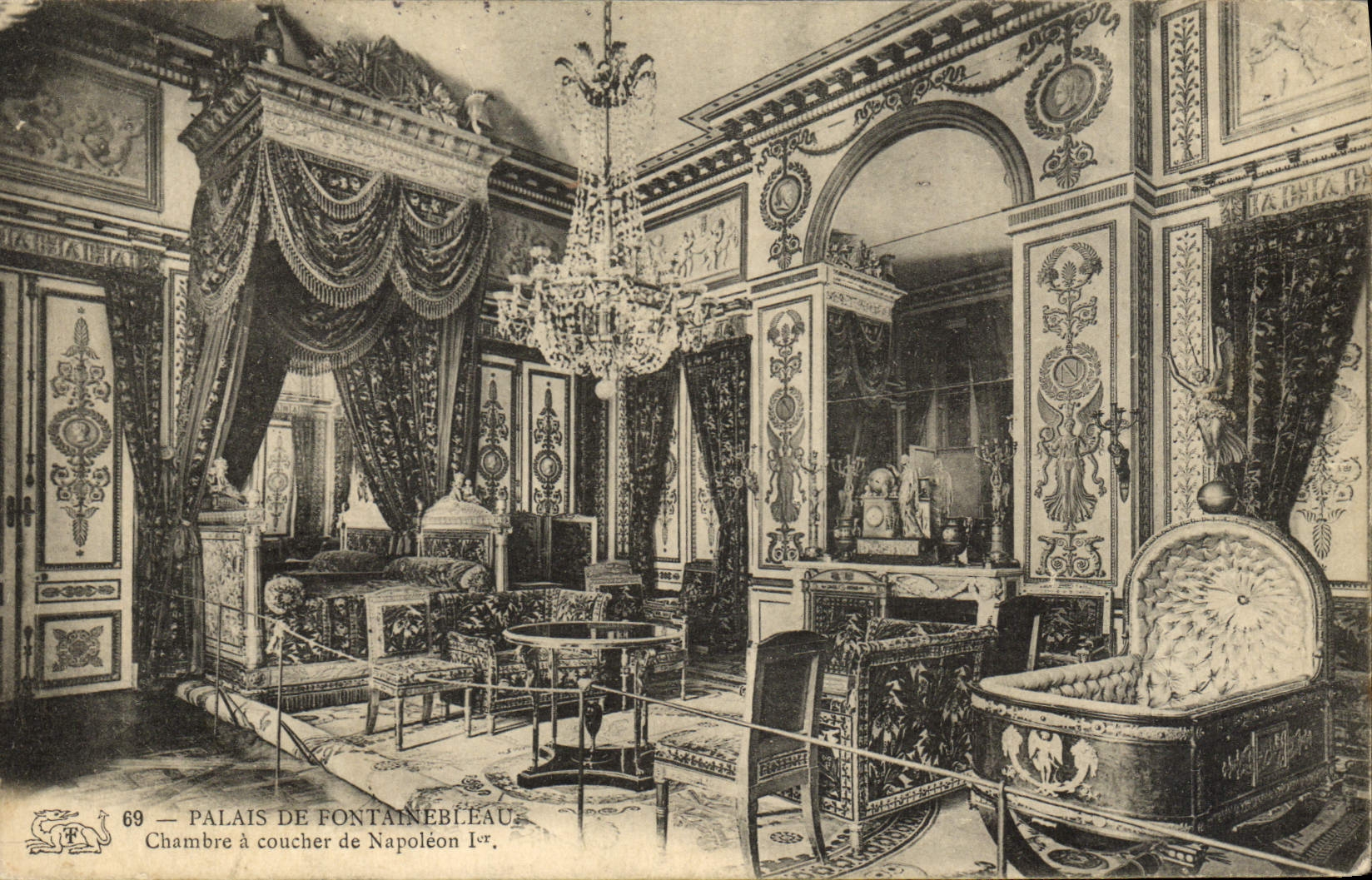 CPA Palais de Fontainebleau Chambre a Coucher de Napoleon 1er