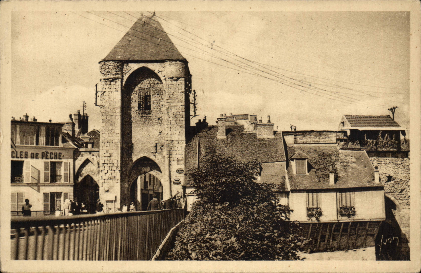 VINTAGE POSTCARD Moret Safe House and Gate of Burgundy
