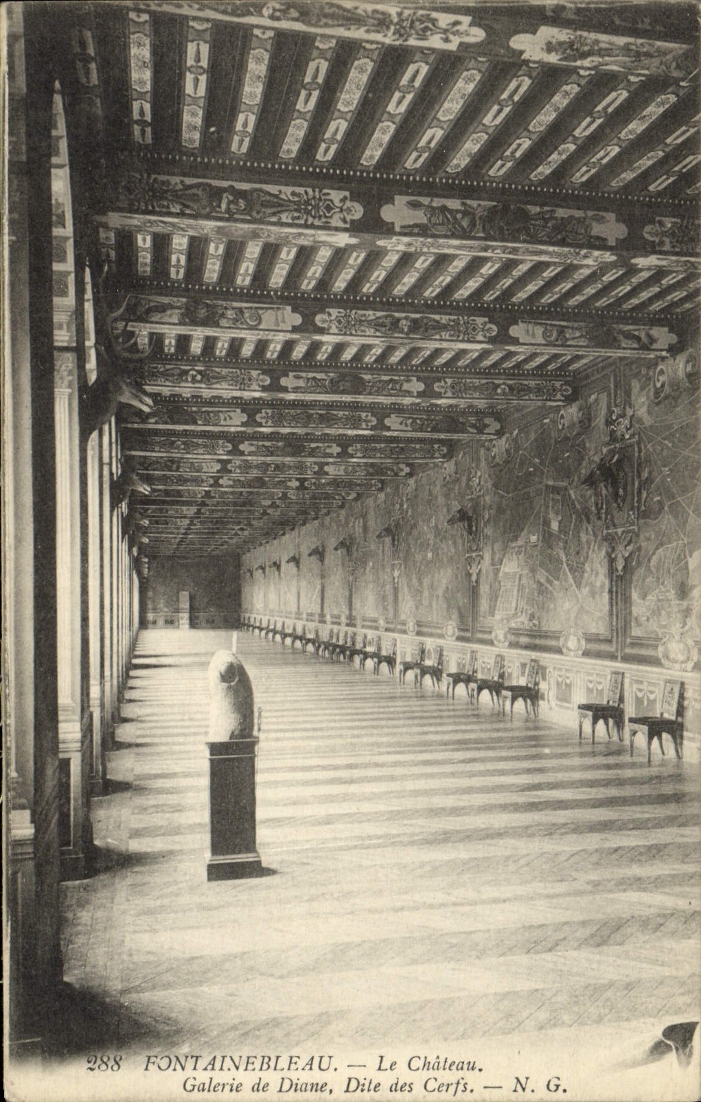 CPA Fontainebleau Le Chateau Galerie De Diane dite des cerfs