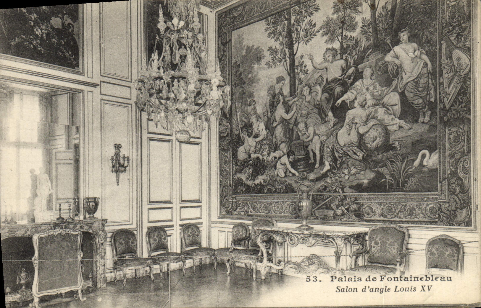 VINTAGE POSTCARD Palate De Fontainebleau Living room Of Angle Louis XV