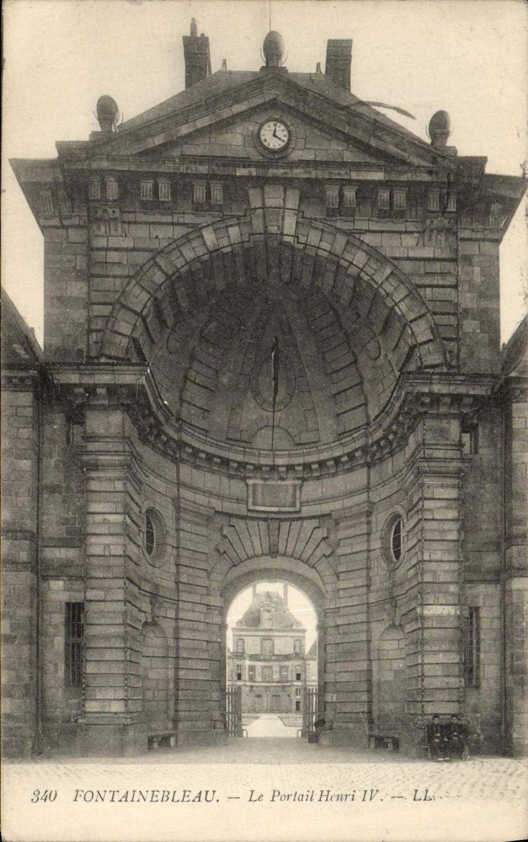 CPA Fontainebleau Le Portail Henri IV