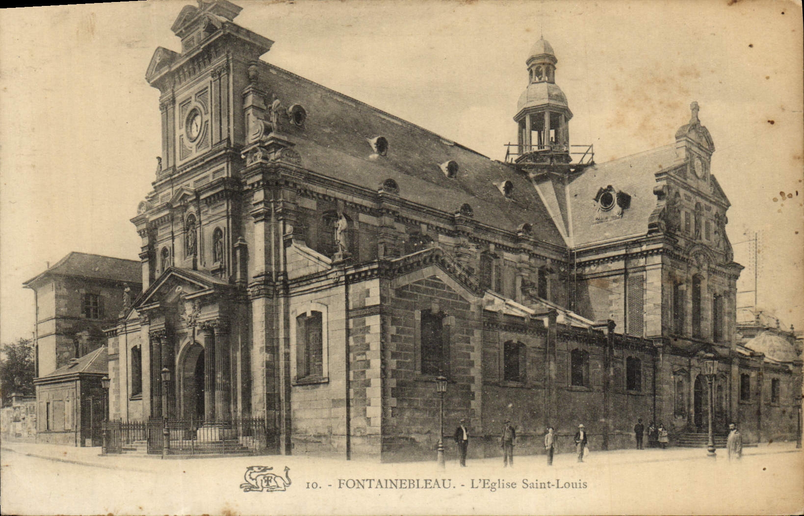 CPA Fontainebleau L'Eglise Saint Louis