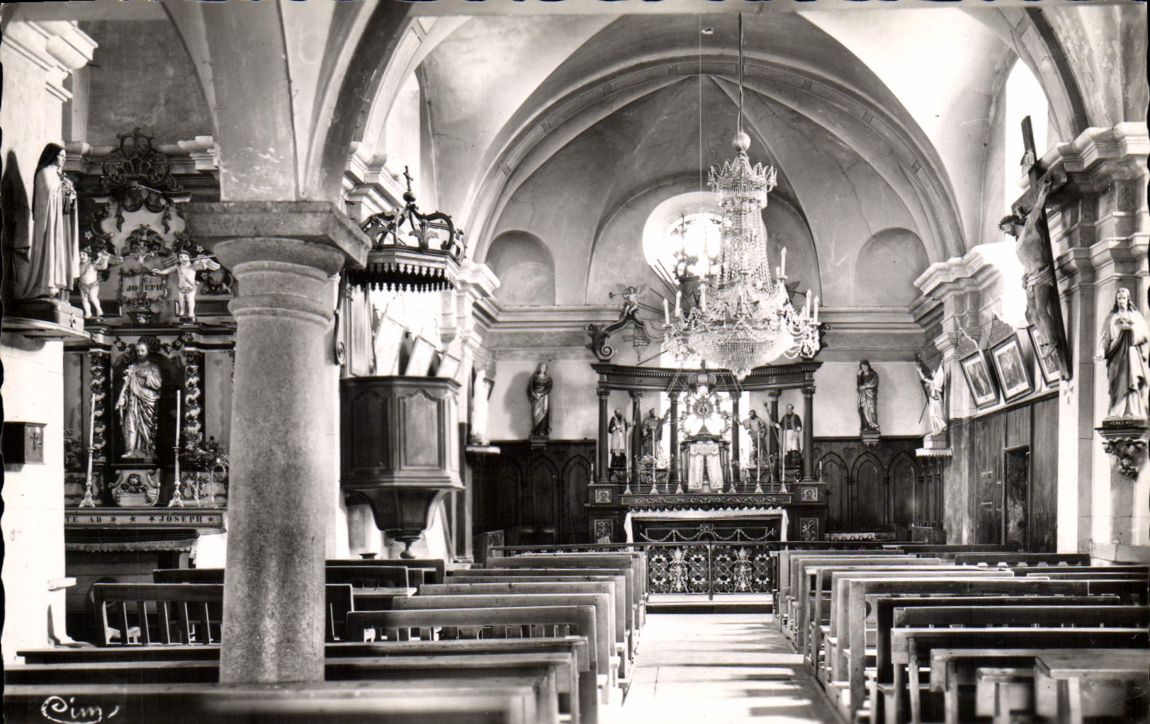 POSTAL MODERNA Frasse el interior de la iglesia