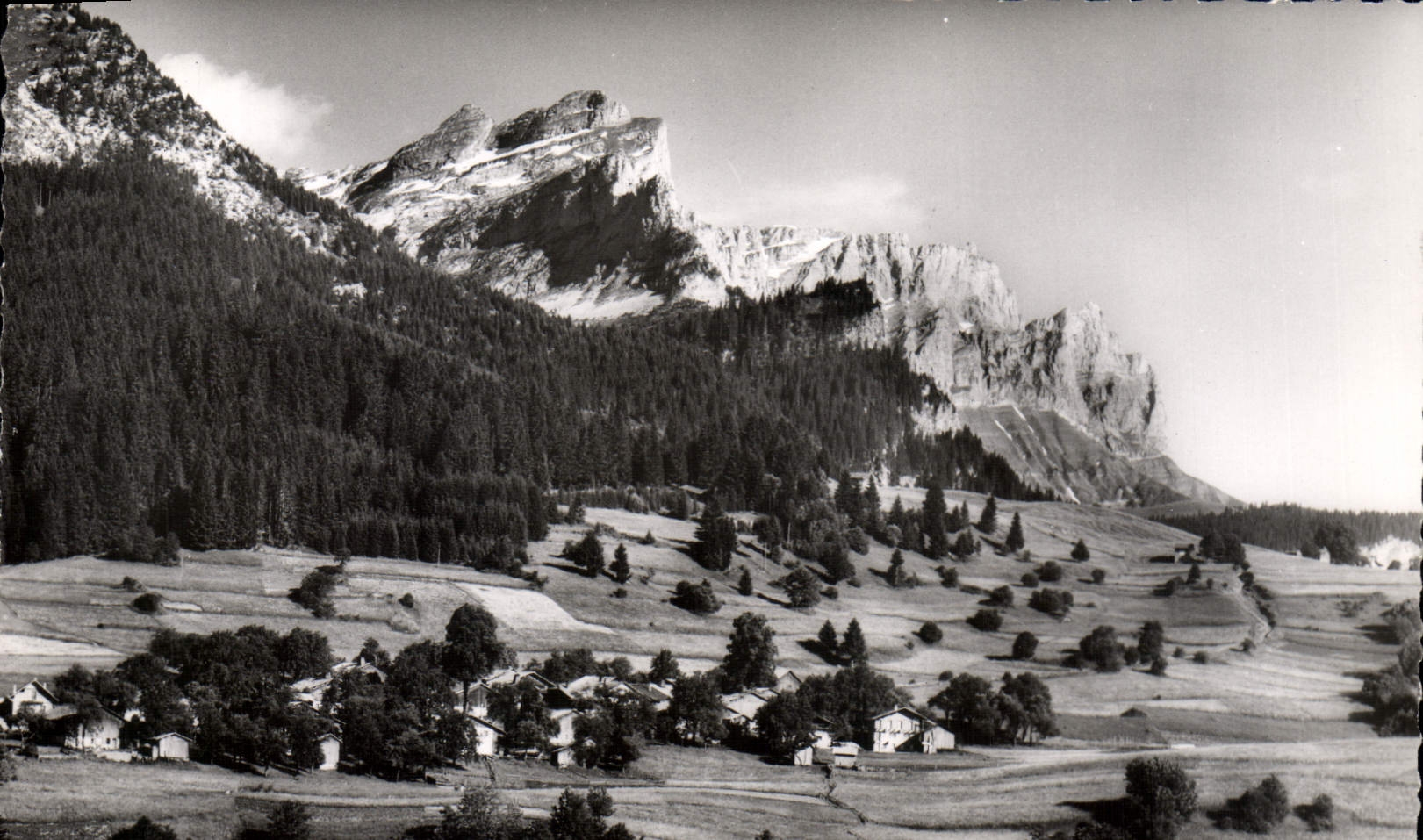POSTAL MODERNA arquea la aldea de Carroz de Pernant vista en la cruz del hierro el punto de Colonney y las agujas de Warens