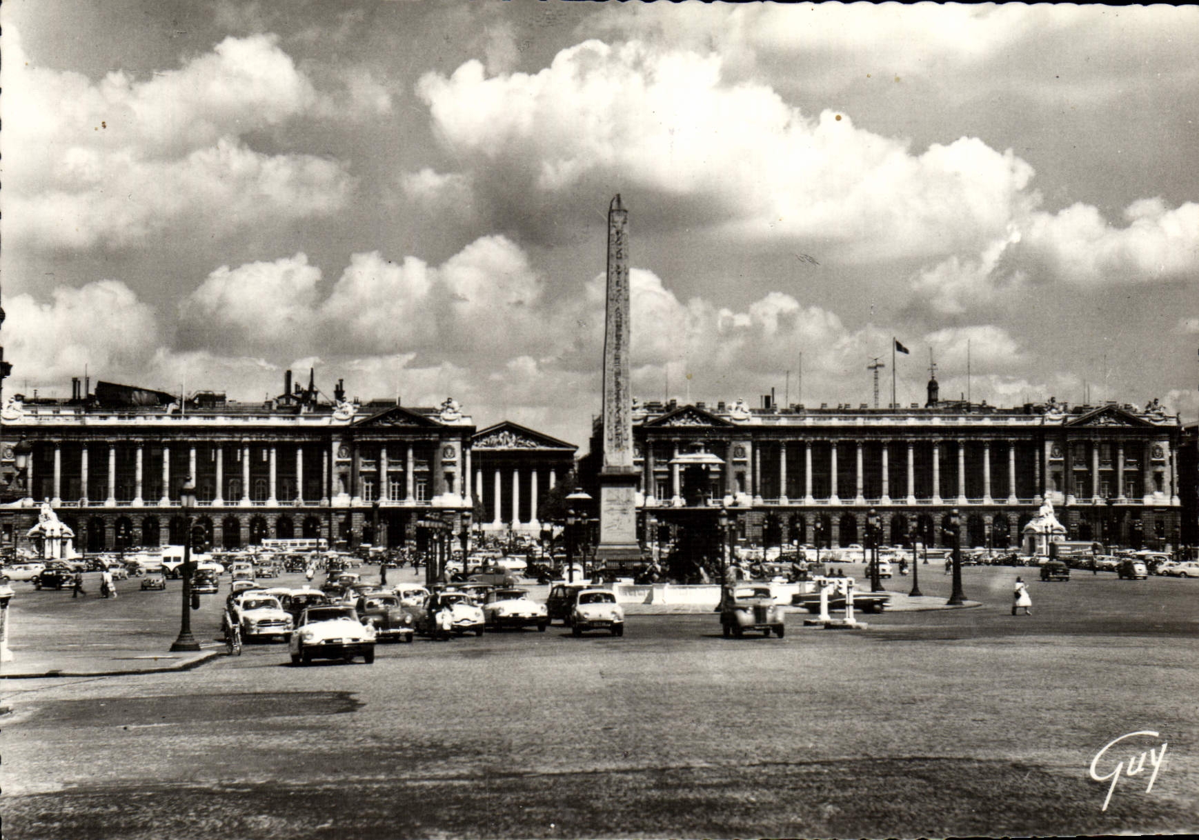 MODERN CARD Paris And Its Wonders the Place Of the Harmony Crillon Hotel