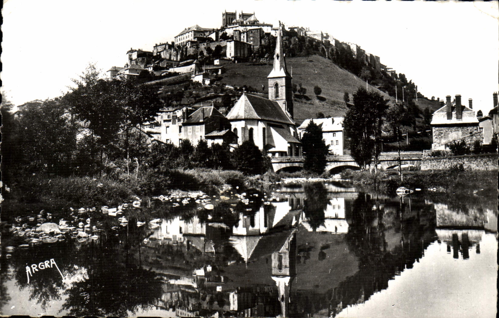 MODERN CARD Holy Flour Overall picture