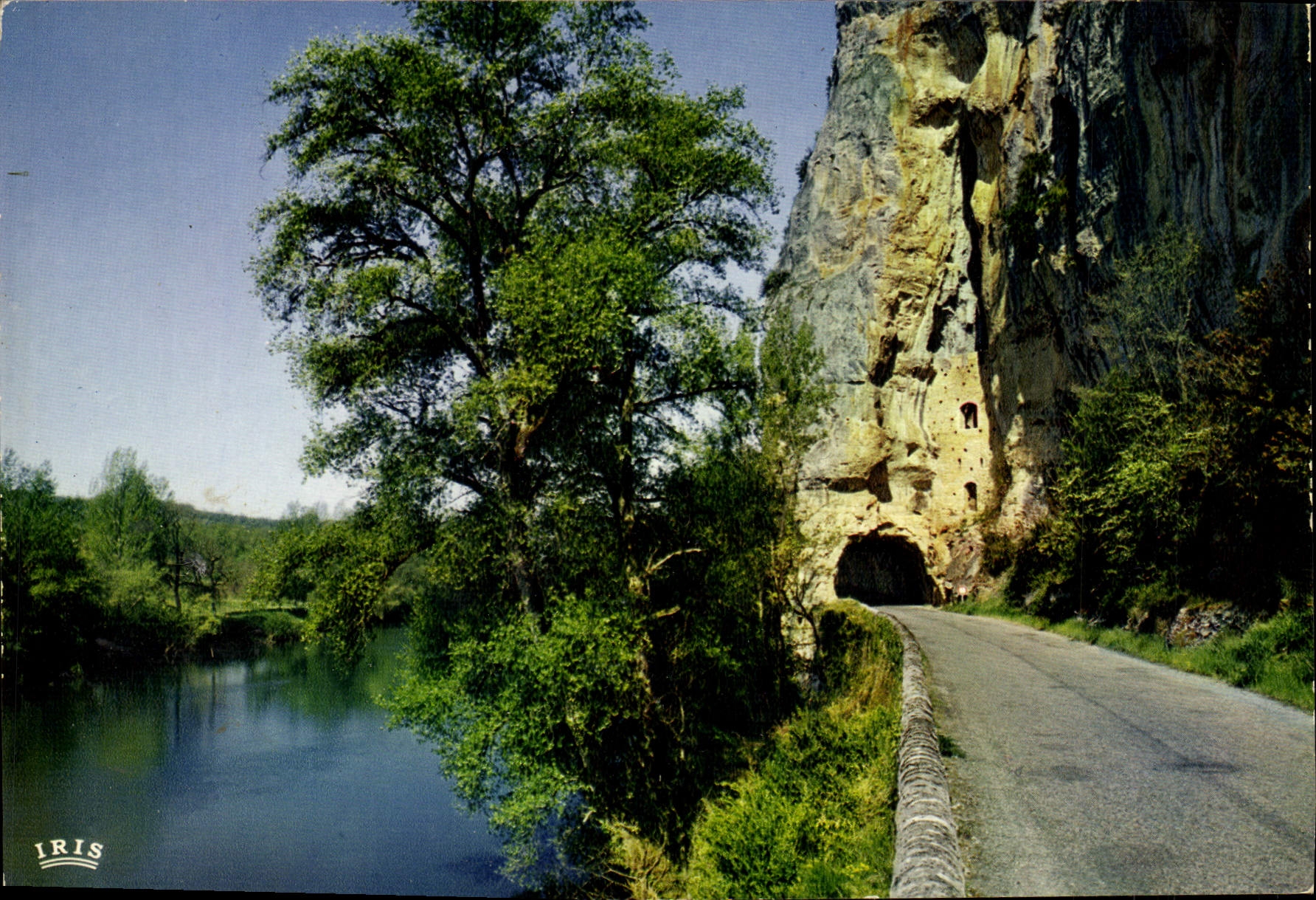 MODERN CARD Picturesque Lot the Procession Of the English the Road Passes Under From Rocers In corbelling