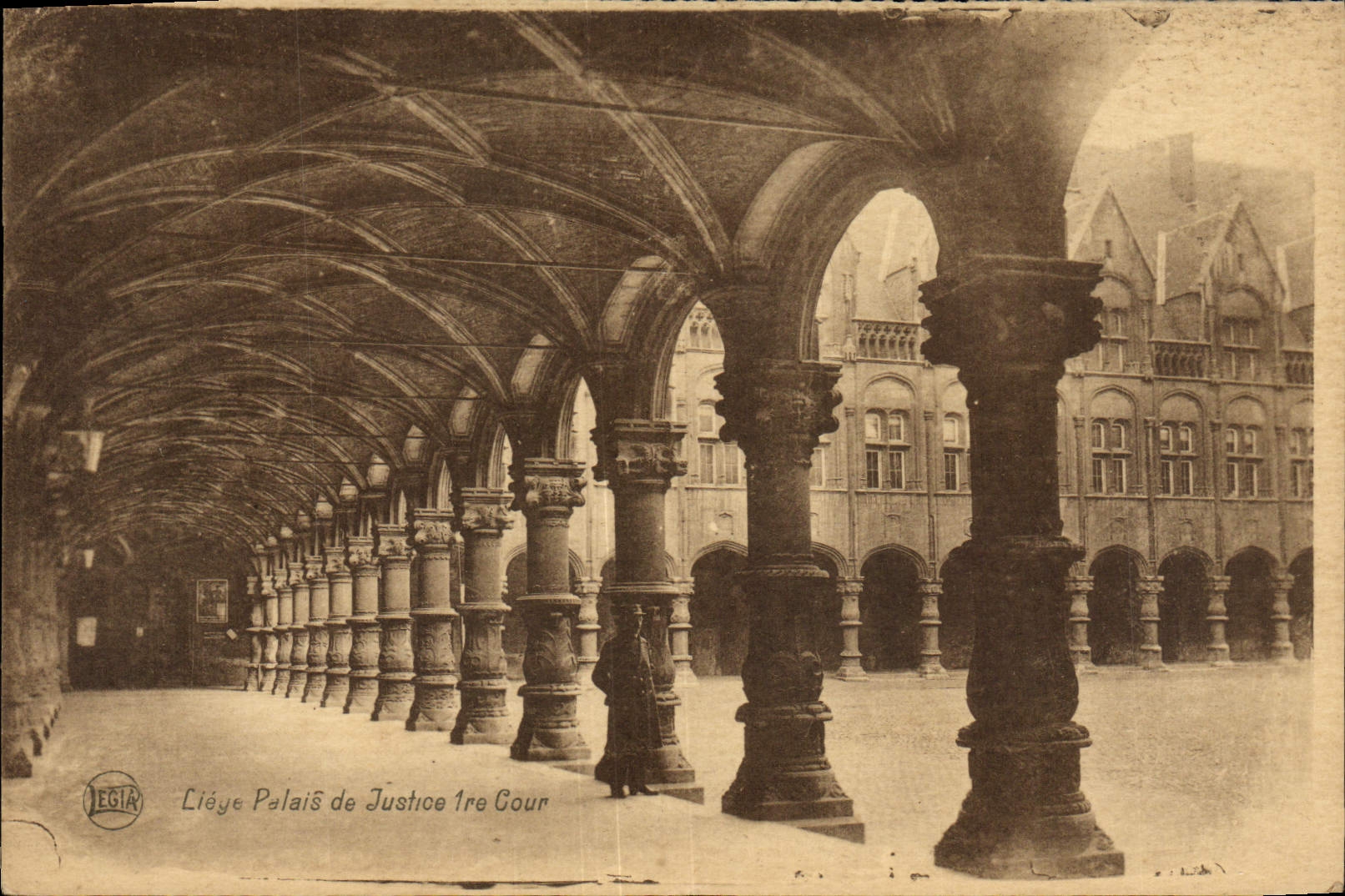 VINTAGE POSTCARD Liege Law courts 1st Court