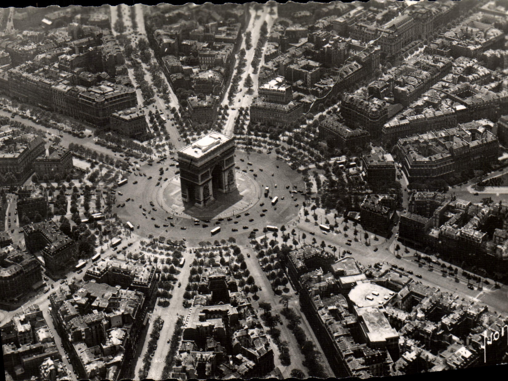 CPM Paris En Avion L'Arc De Triomphe Et Place De l'Etoile
