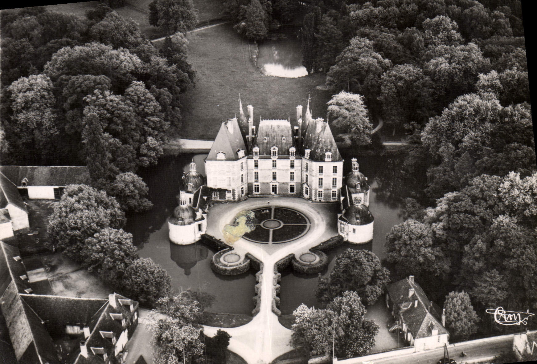 MODERN CARD Chateaurenard Castle Of the Mound Seen Air