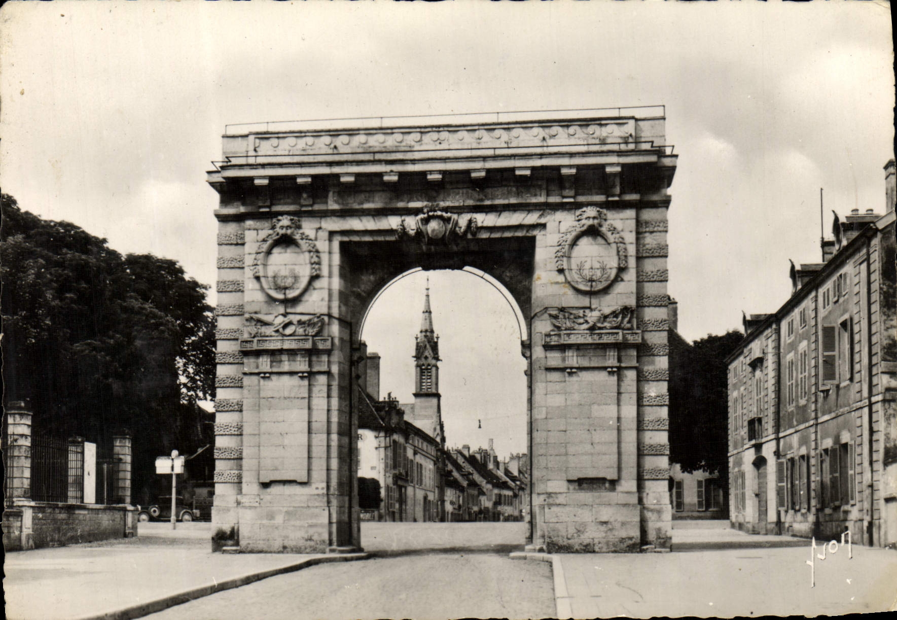 CPM Beaune Porte St Nicolas